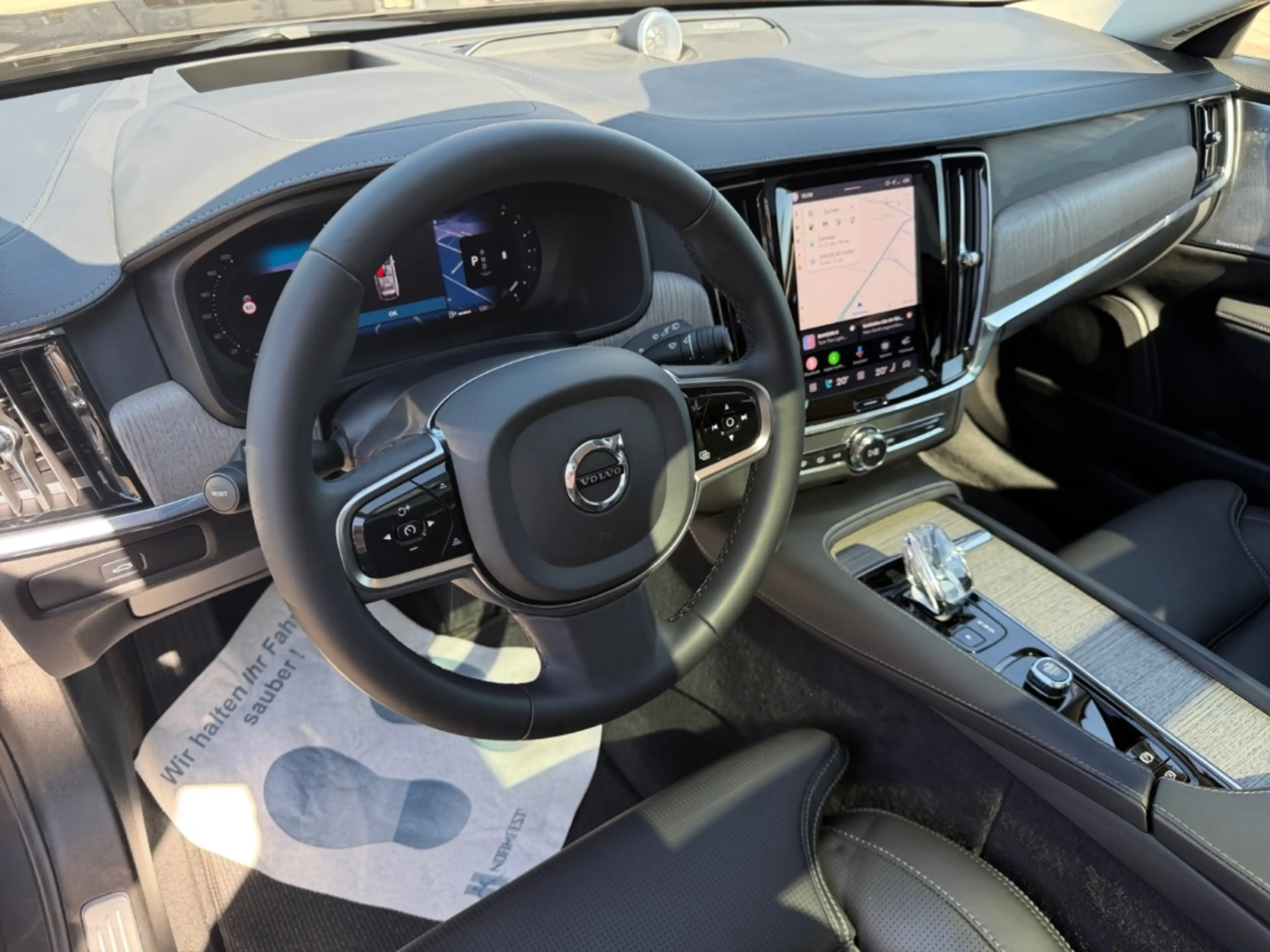 Volvo V90 Cross Country B4 AWD Ultimate B&W StandHZG Luftfahrwerk El. Pano — photo 10