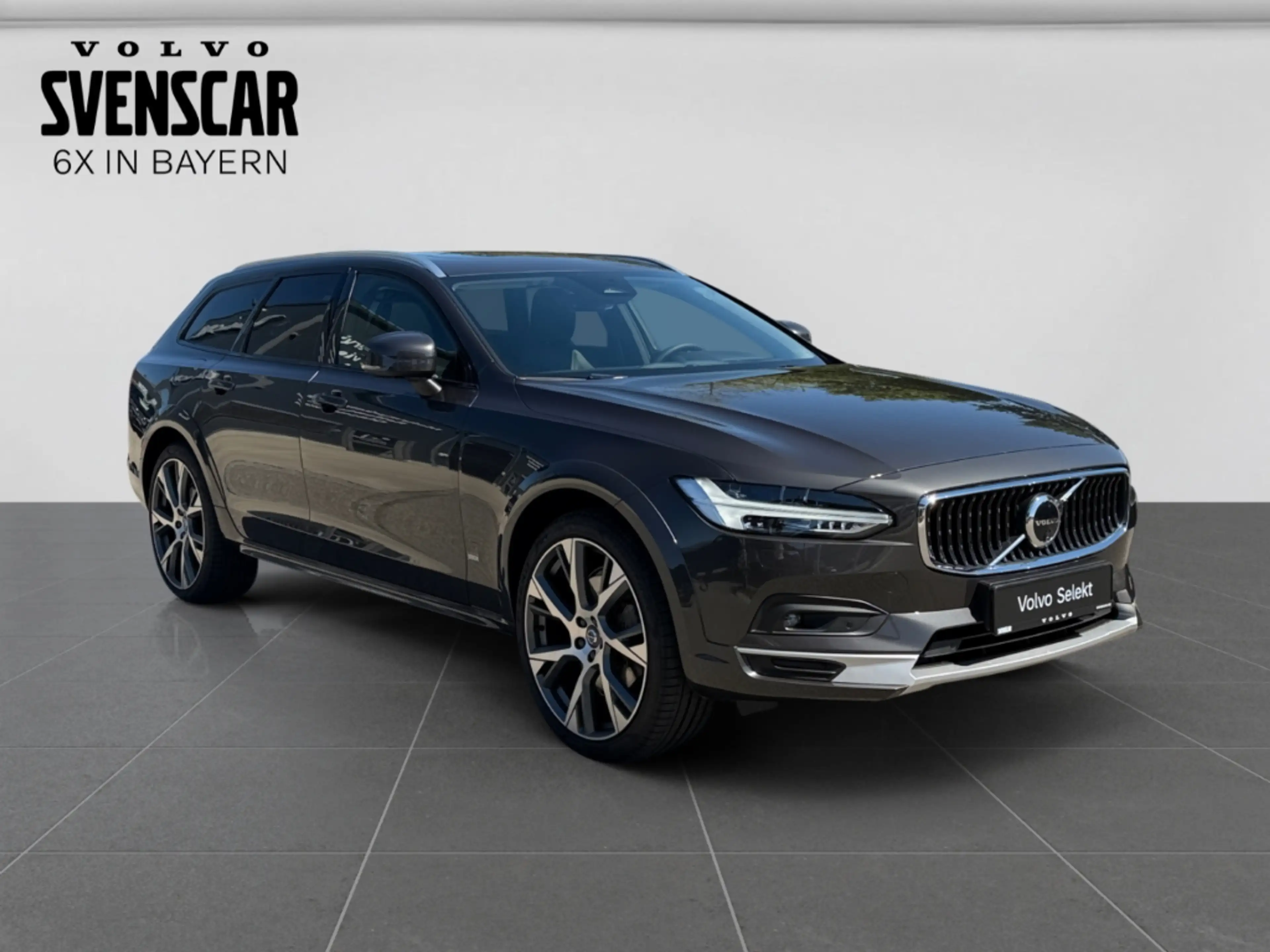 Volvo V90 Cross Country B4 AWD Ultimate B&W StandHZG Luftfahrwerk El. Pano — photo 7