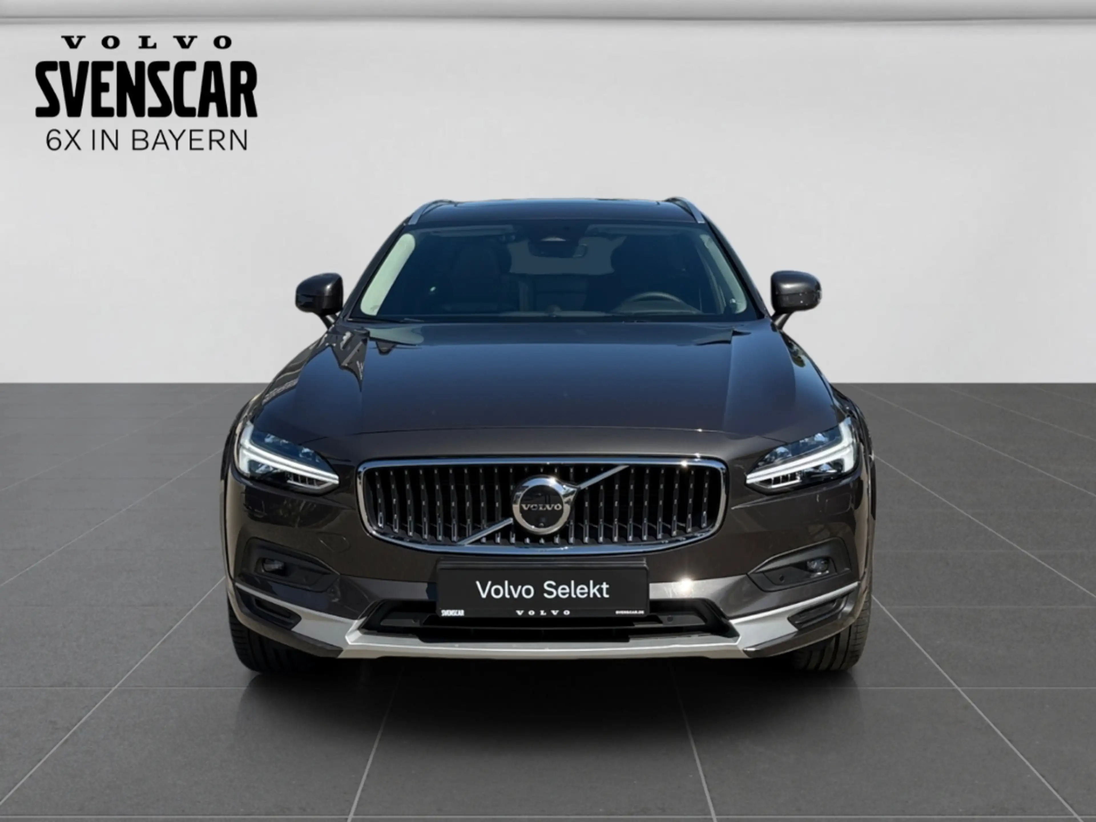 Volvo V90 Cross Country B4 AWD Ultimate B&W StandHZG Luftfahrwerk El. Pano — photo 8
