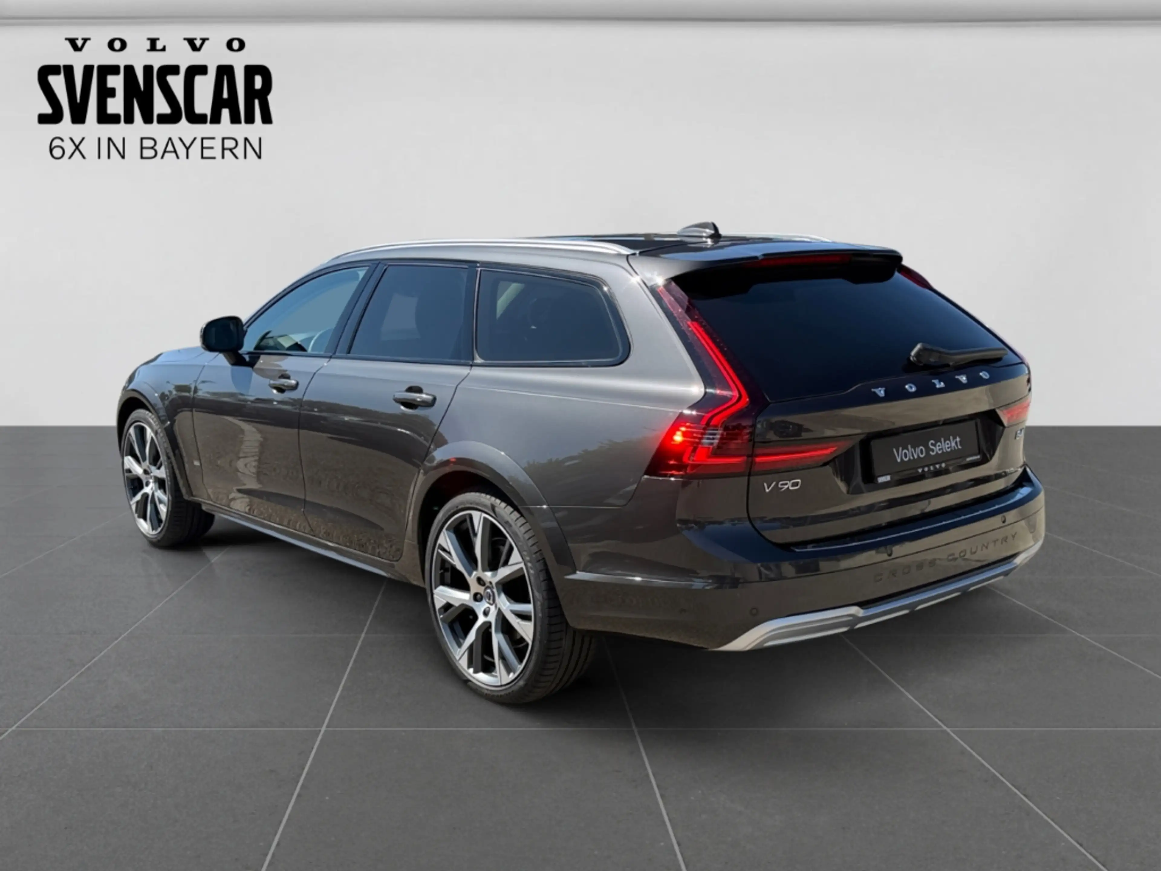 Volvo V90 Cross Country B4 AWD Ultimate B&W StandHZG Luftfahrwerk El. Pano — photo 3