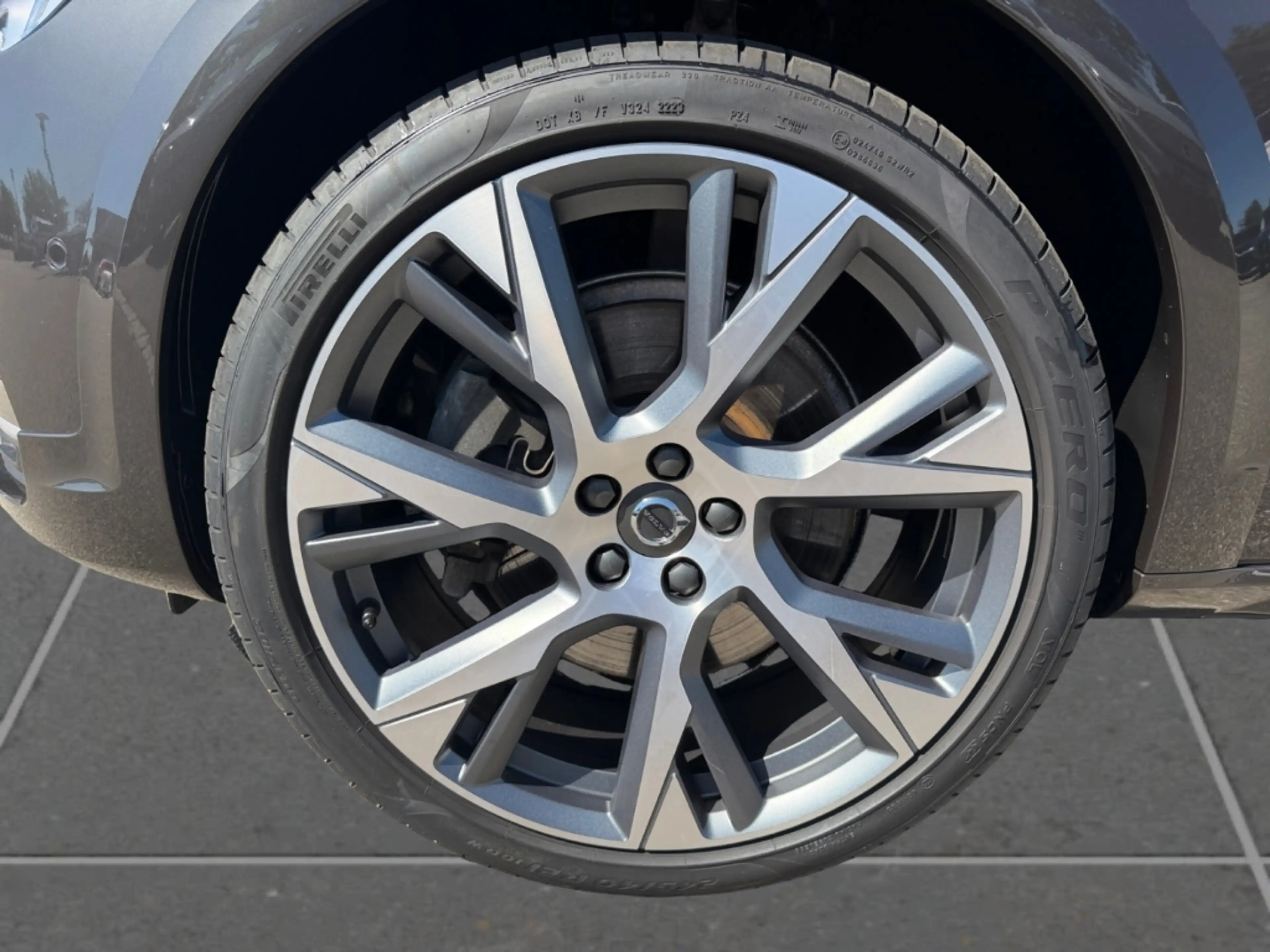 Volvo V90 Cross Country B4 AWD Ultimate B&W StandHZG Luftfahrwerk El. Pano — photo 9