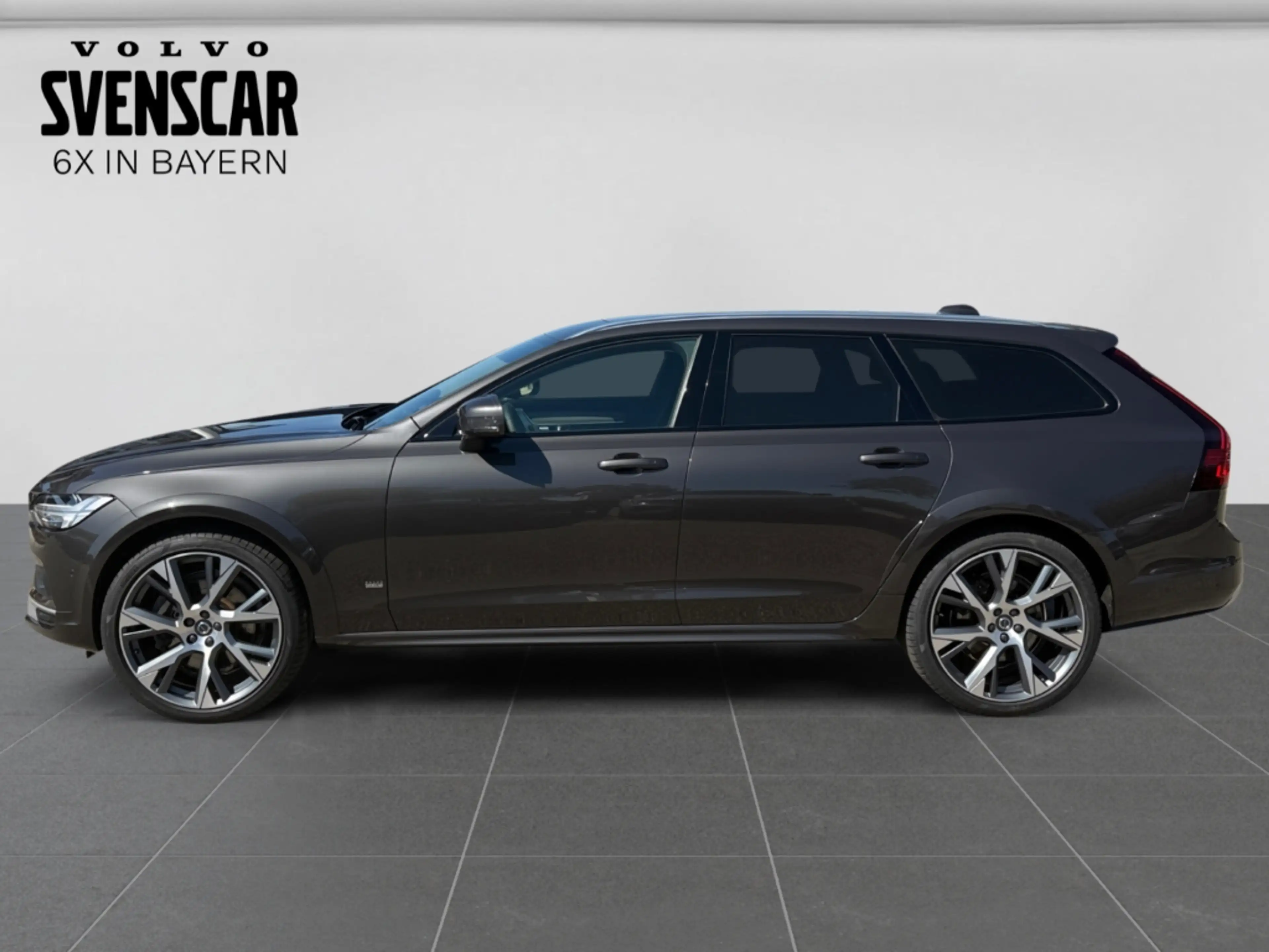 Volvo V90 Cross Country B4 AWD Ultimate B&W StandHZG Luftfahrwerk El. Pano — photo 2