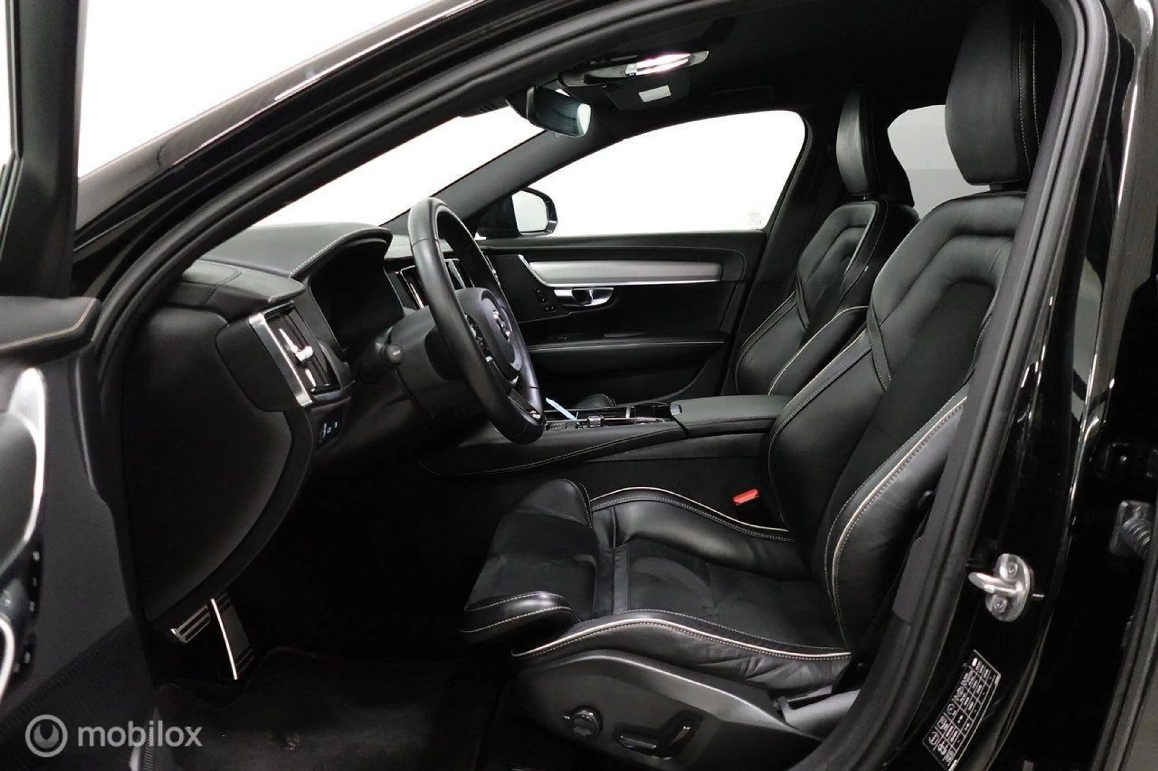 Volvo V90 2.0 T6 AWD R-Design, trekhaak — photo 2