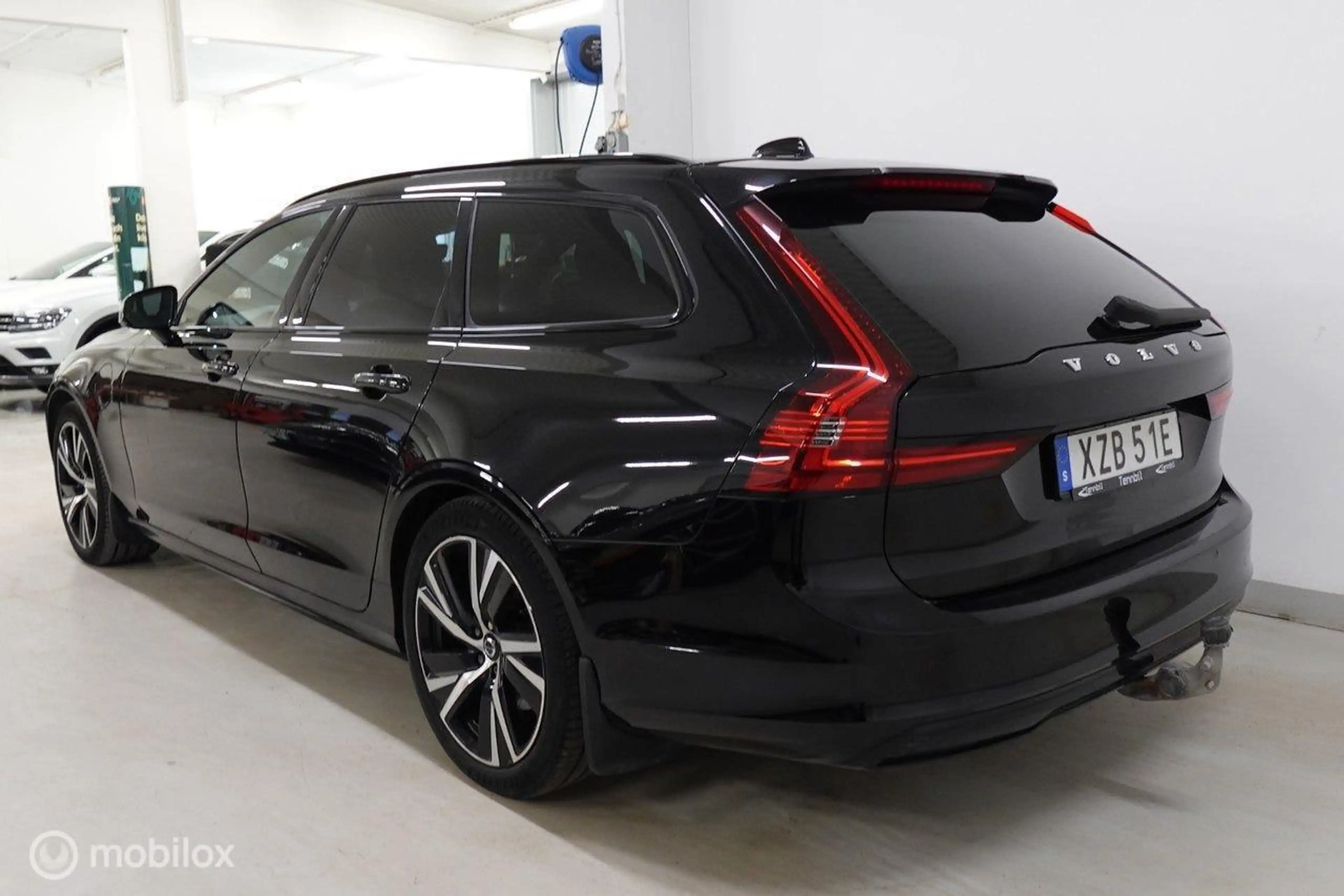 Volvo V90 2.0 T6 AWD R-Design, trekhaak — photo 3