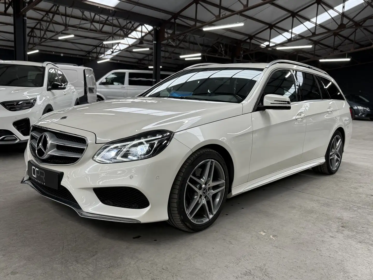 Mercedes-Benz E 200 d * PACK AMG * GPS * LED * RADAR * SIEGE CH * BT Wit - 1