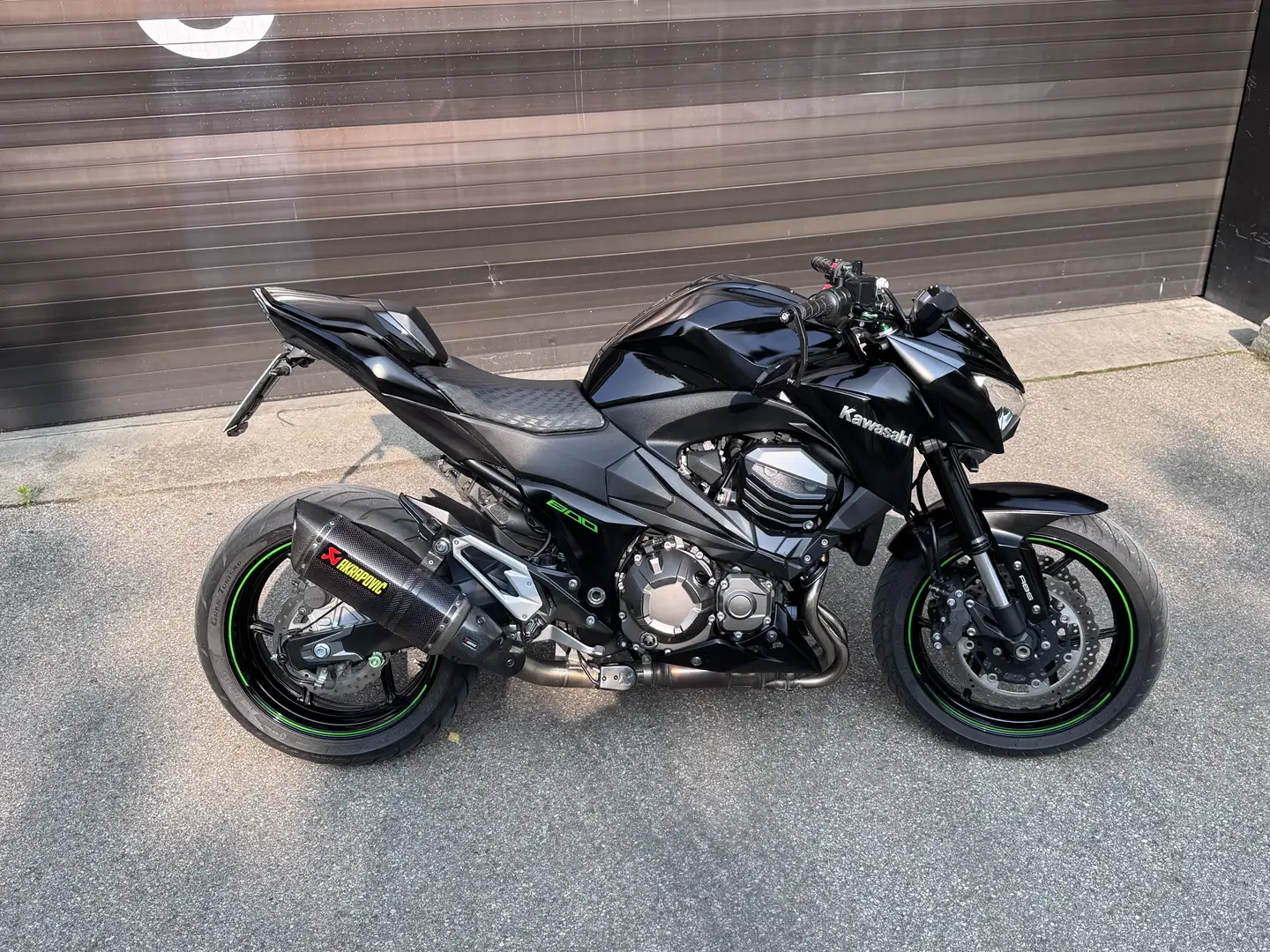 Kawasaki Z 800 sport Akrapovič Edition Schwarz - 1