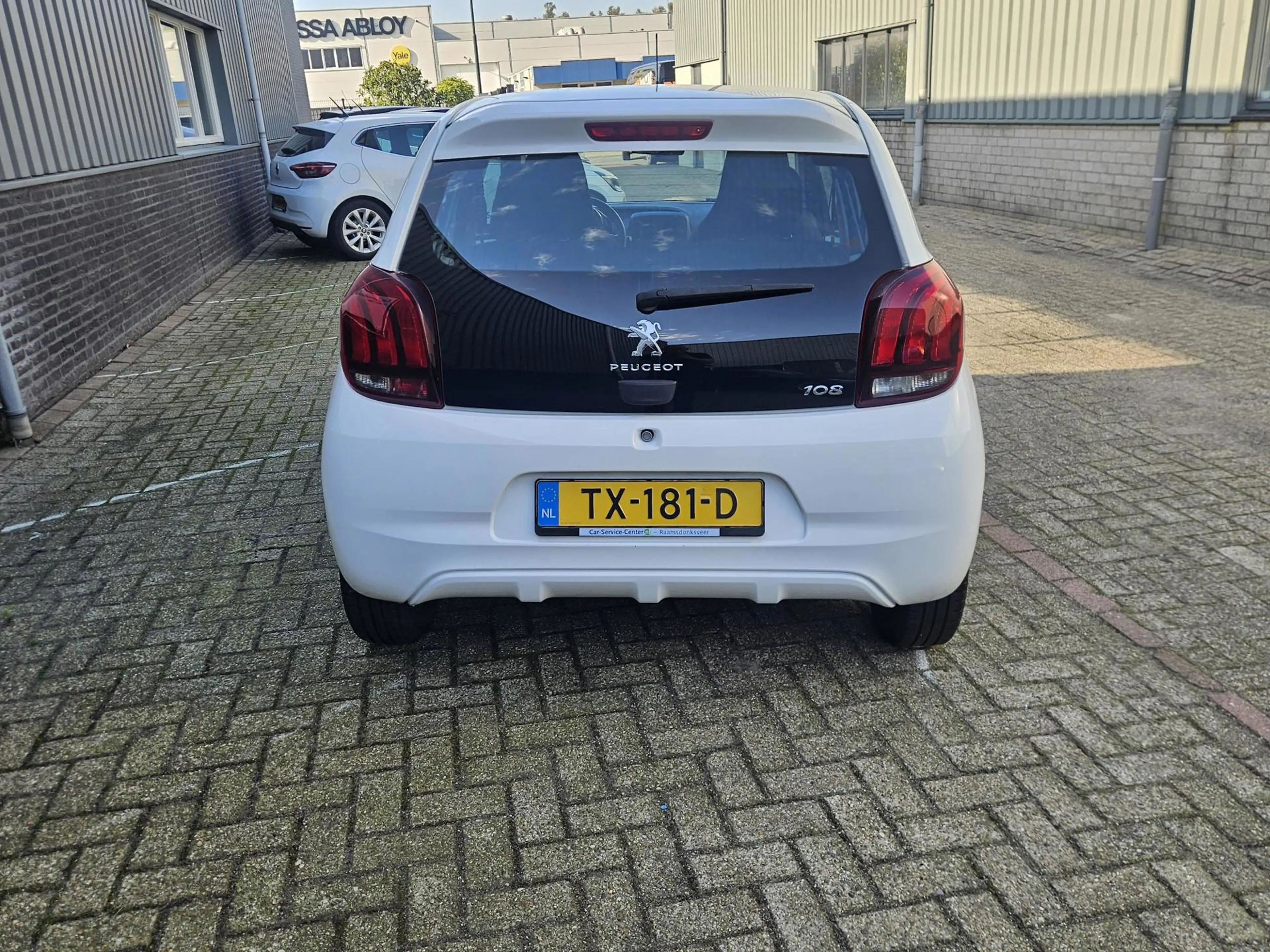 Peugeot 108 1.0 e-VTi Access — photo 3