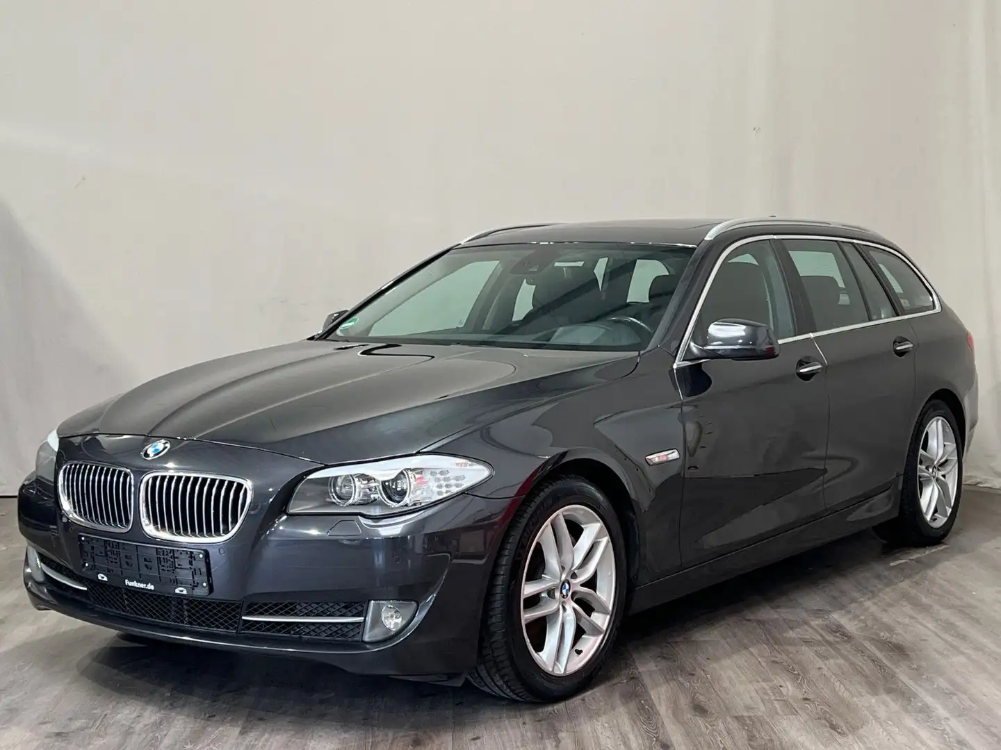 BMW 530 Baureihe 5 Touring 530 d Gris - 1