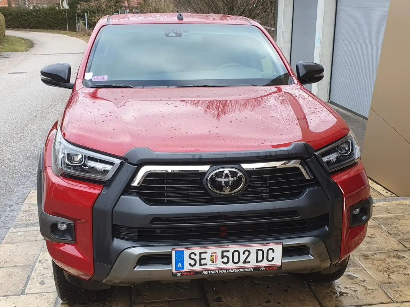 Toyota Hilux Hilux DK Invincible 4WD 2,8 D-4D Invincible Rot - 1