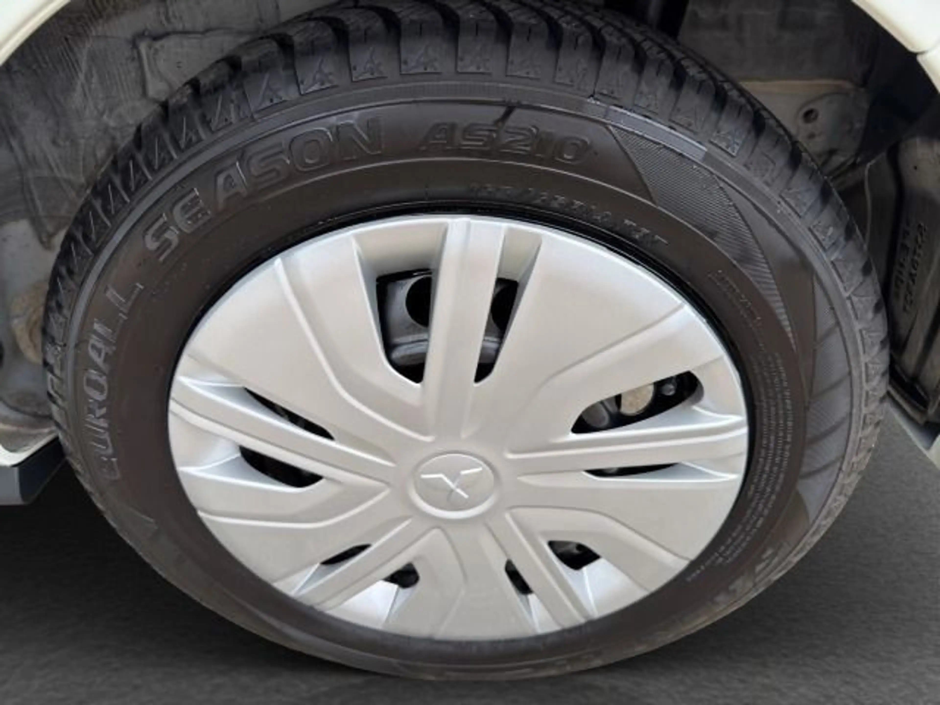 Mitsubishi Space Star 1.2 Select Allwetterreifen — photo 13