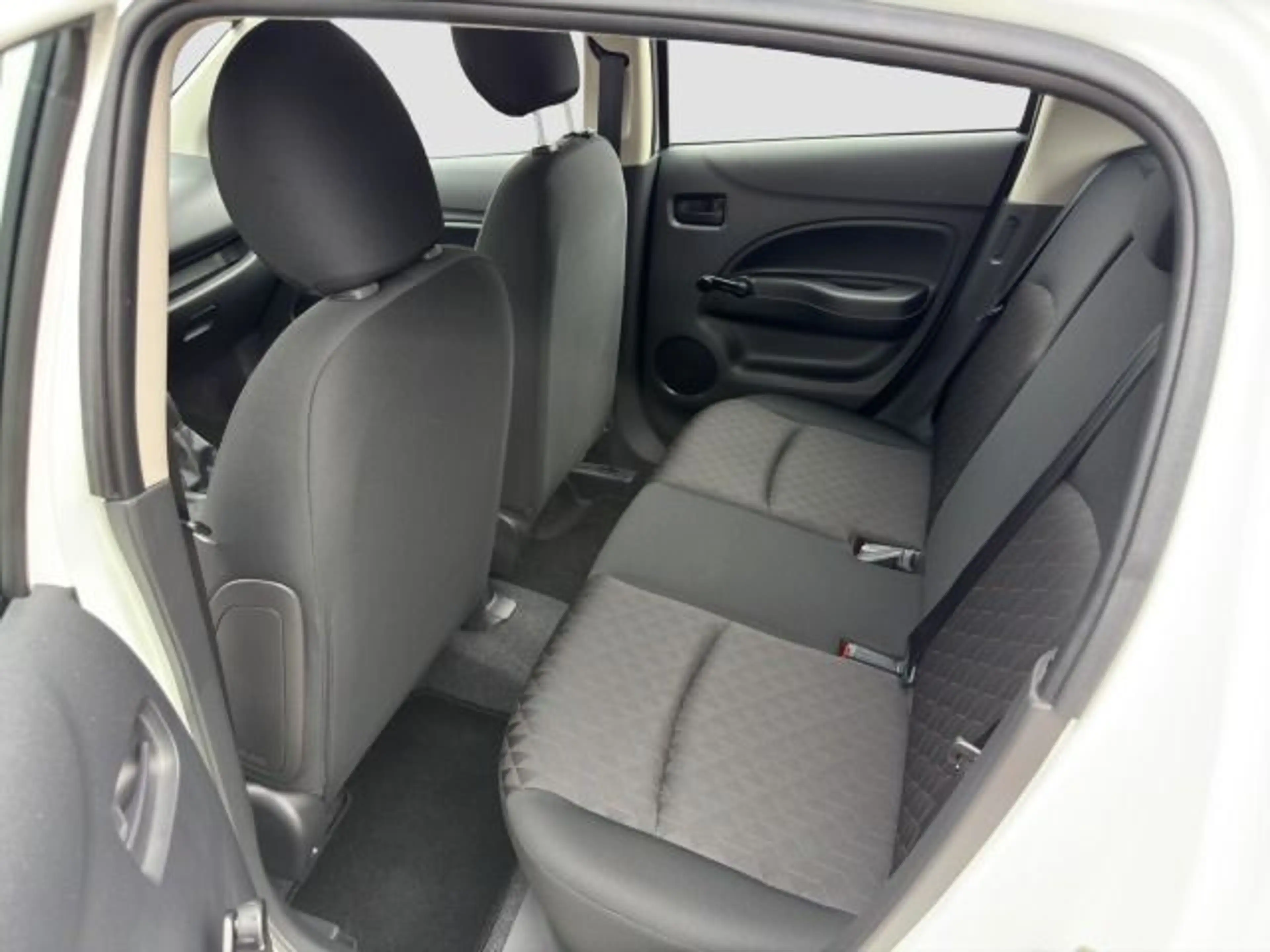 Mitsubishi Space Star 1.2 Select Allwetterreifen — photo 11