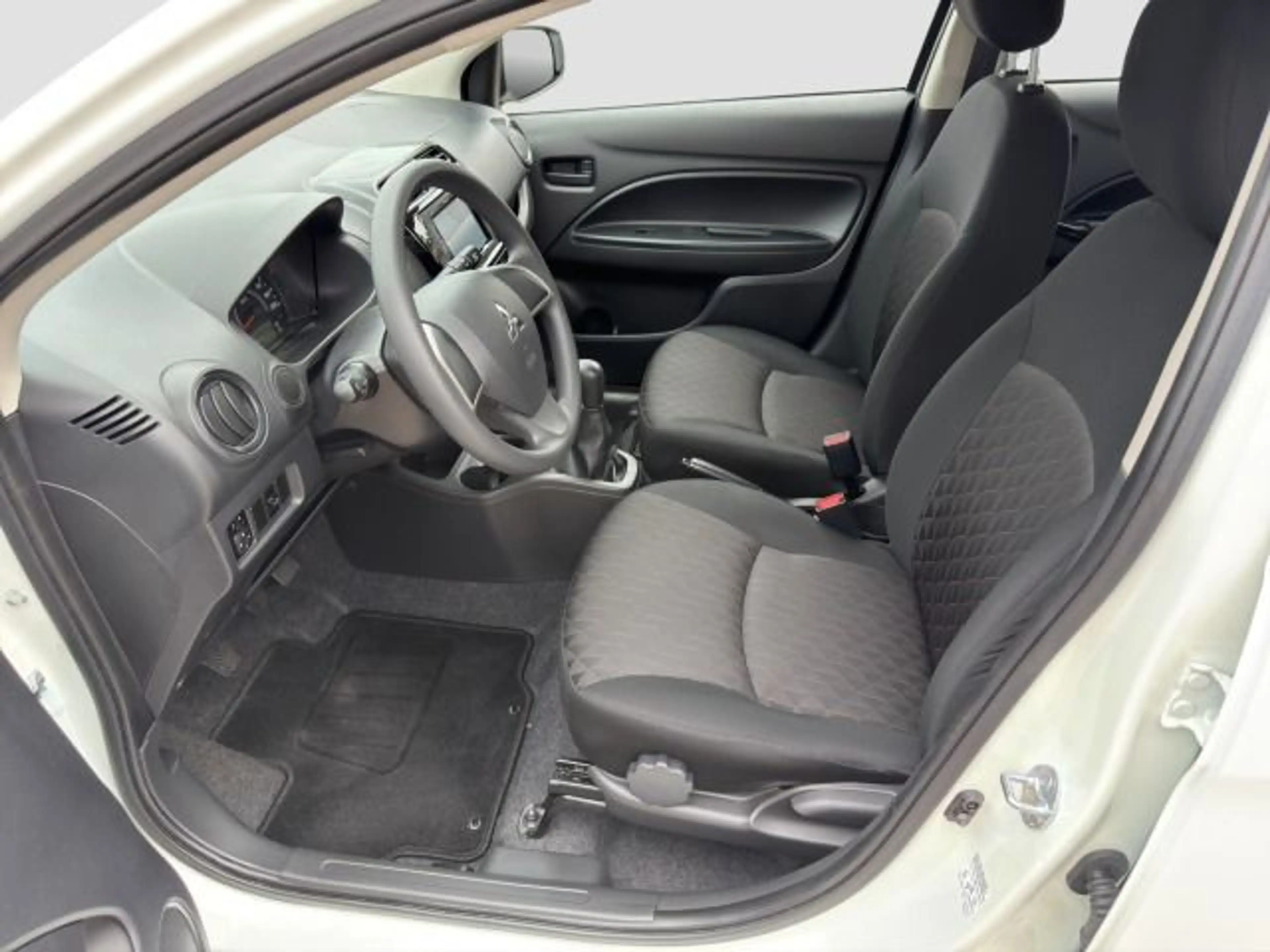 Mitsubishi Space Star 1.2 Select Allwetterreifen — photo 9