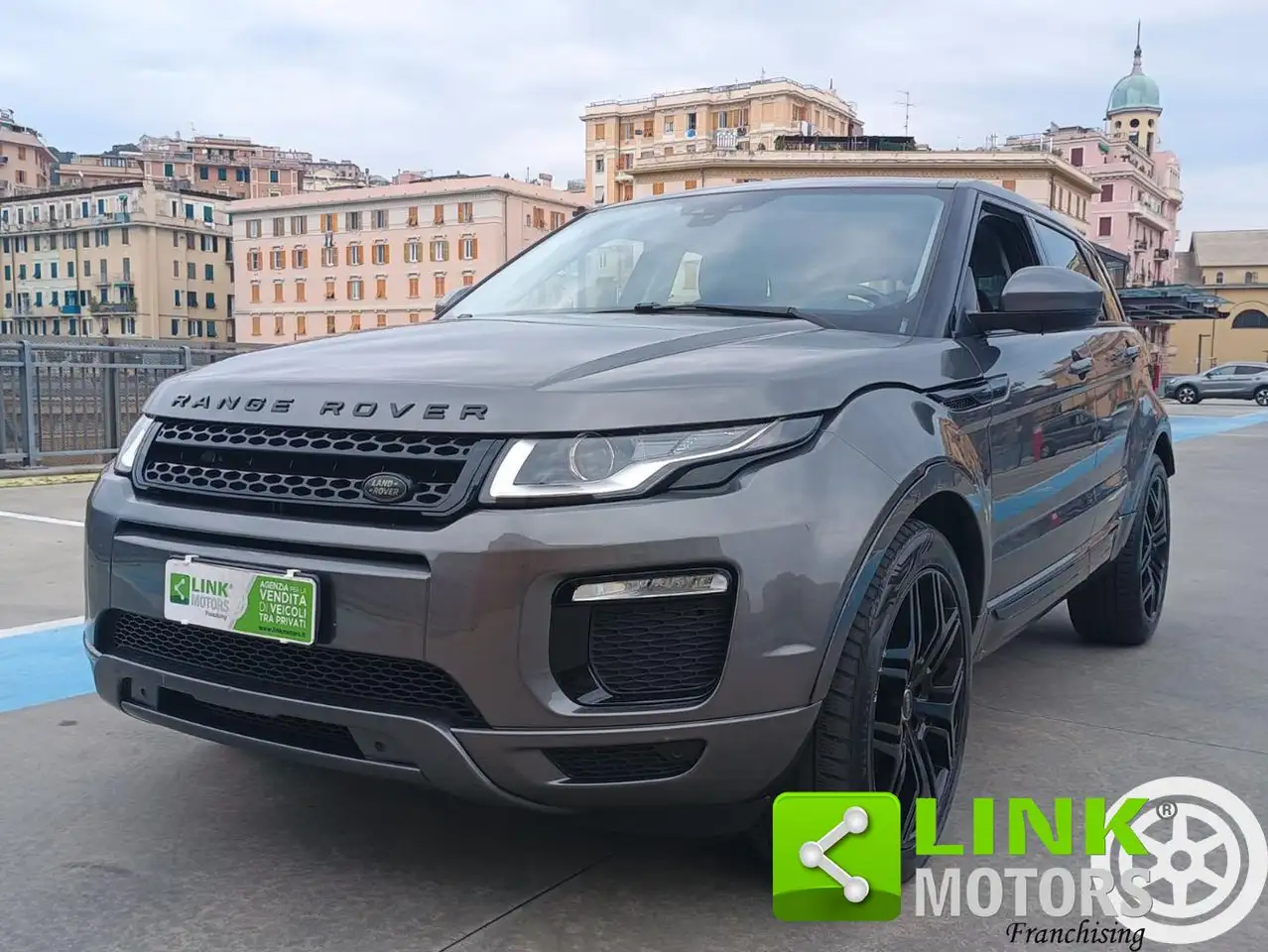 Land Rover Range Rover Evoque 2.0 eD4 5p. Pure — photo 1 of 15