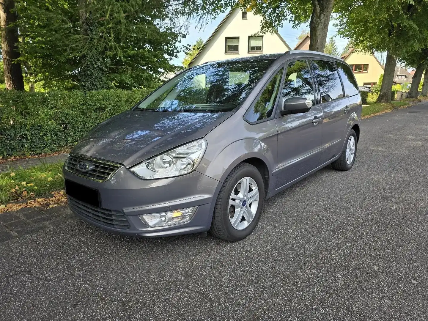 Ford Galaxy 2.0 TDCi DPF Service NEU + TÜV NEU 07/2025 Grau - 1