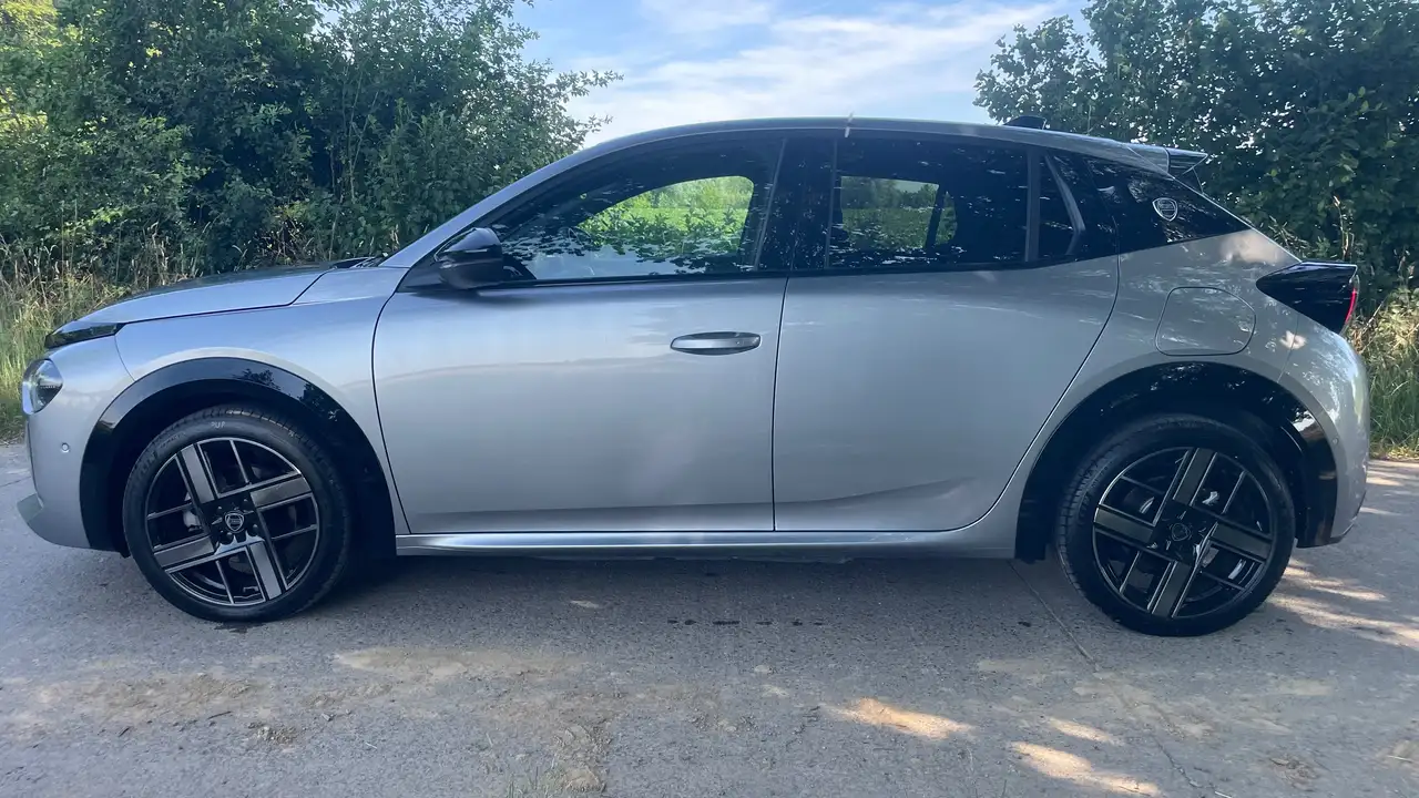 Lancia Ypsilon 2024