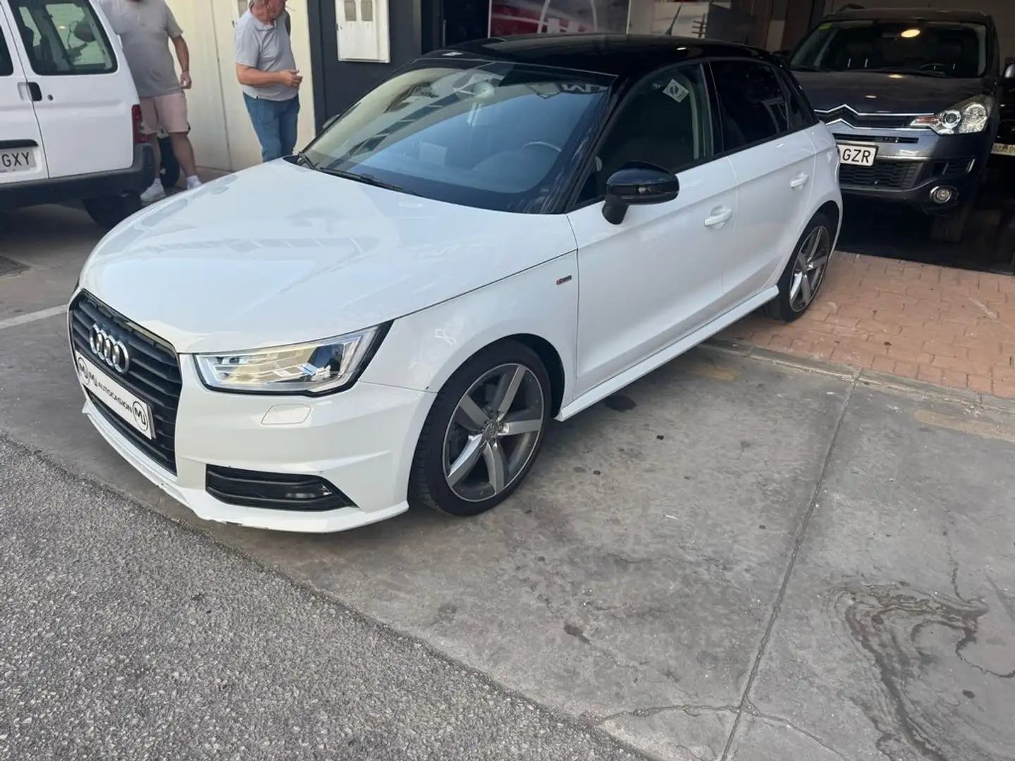 Audi A1 Sportback 1.6TDI Attraction Blanco - 2