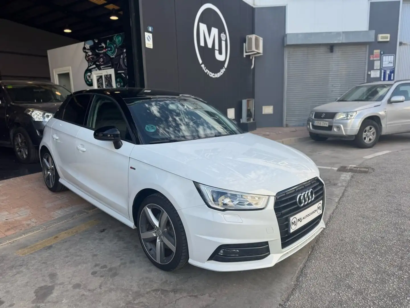 Audi A1 Sportback 1.6TDI Attraction Blanco - 1