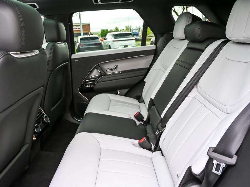 2026 Land Rover Range Rover Sport P400 Dynamic HSE thumb 12