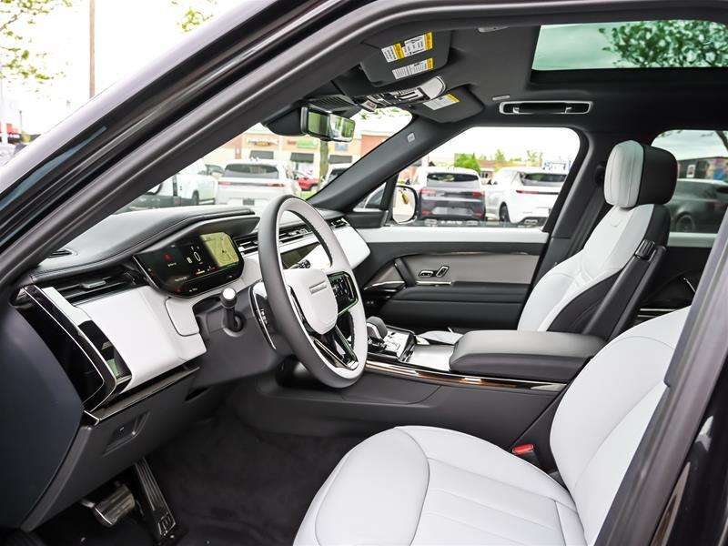 2026 Land Rover Range Rover Sport P400 Dynamic HSE thumb 9