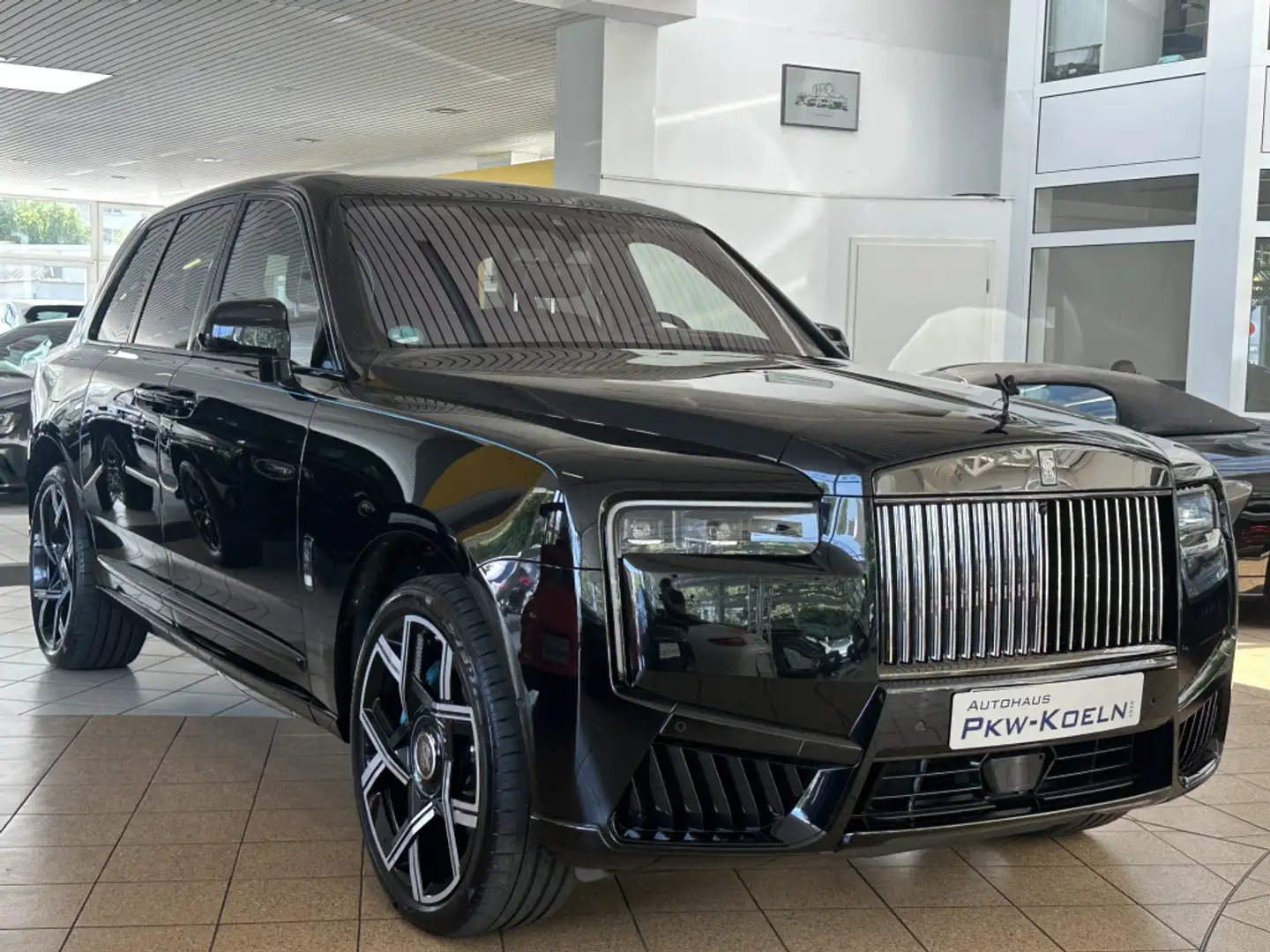 Rolls-Royce Cullinan Black Badge Czarny - 2