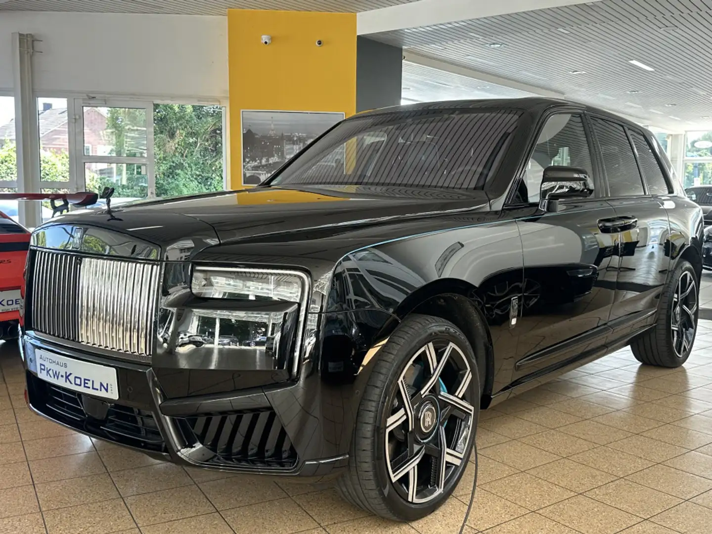 Rolls-Royce Cullinan Black Badge Czarny - 1