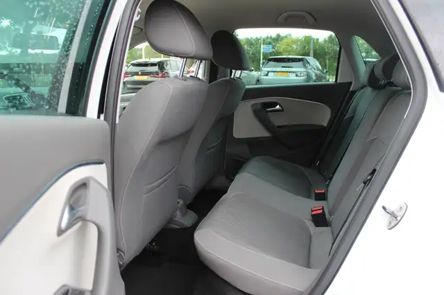 Volkswagen Polo view 11
