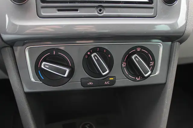Volkswagen Polo view 25