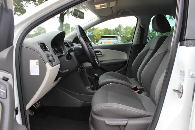 Volkswagen Polo view 10