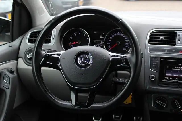 Volkswagen Polo view 17