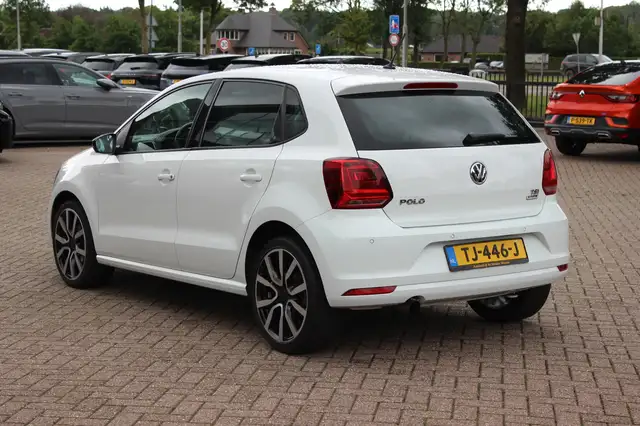 Volkswagen Polo view 3