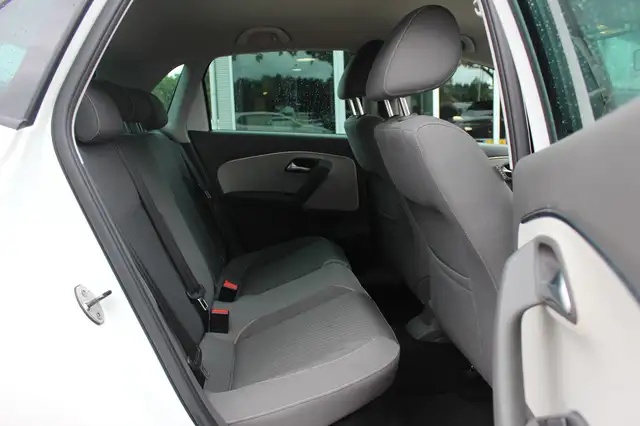 Volkswagen Polo view 12