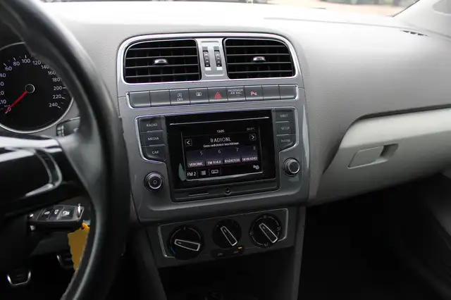 Volkswagen Polo view 19