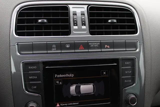 Volkswagen Polo view 20