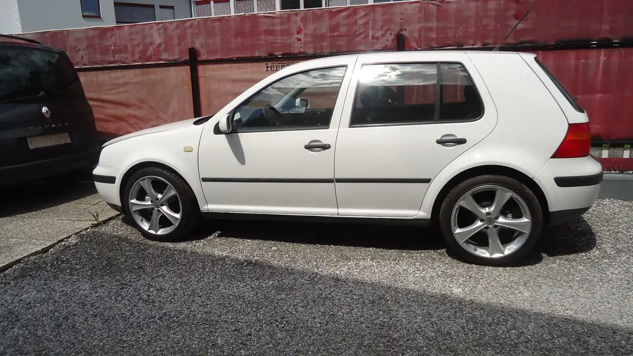 Volkswagen Golf elegance, foto 3