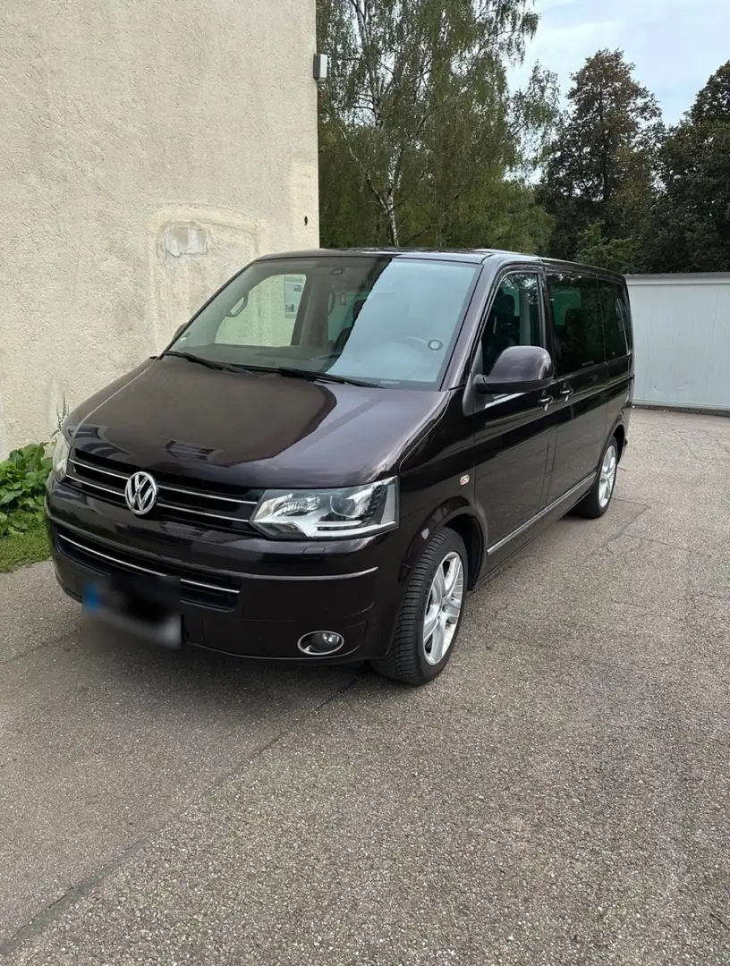 Volkswagen T5 Multivan Van/Kleinbus in Violett gebraucht in Schwäbisch  Gmünd für € 23.000