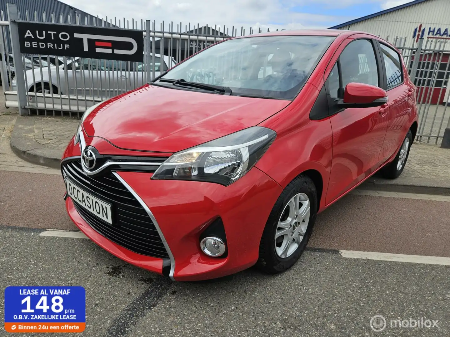 Toyota Yaris 1.0 VVT-i Access camera Rood - 1