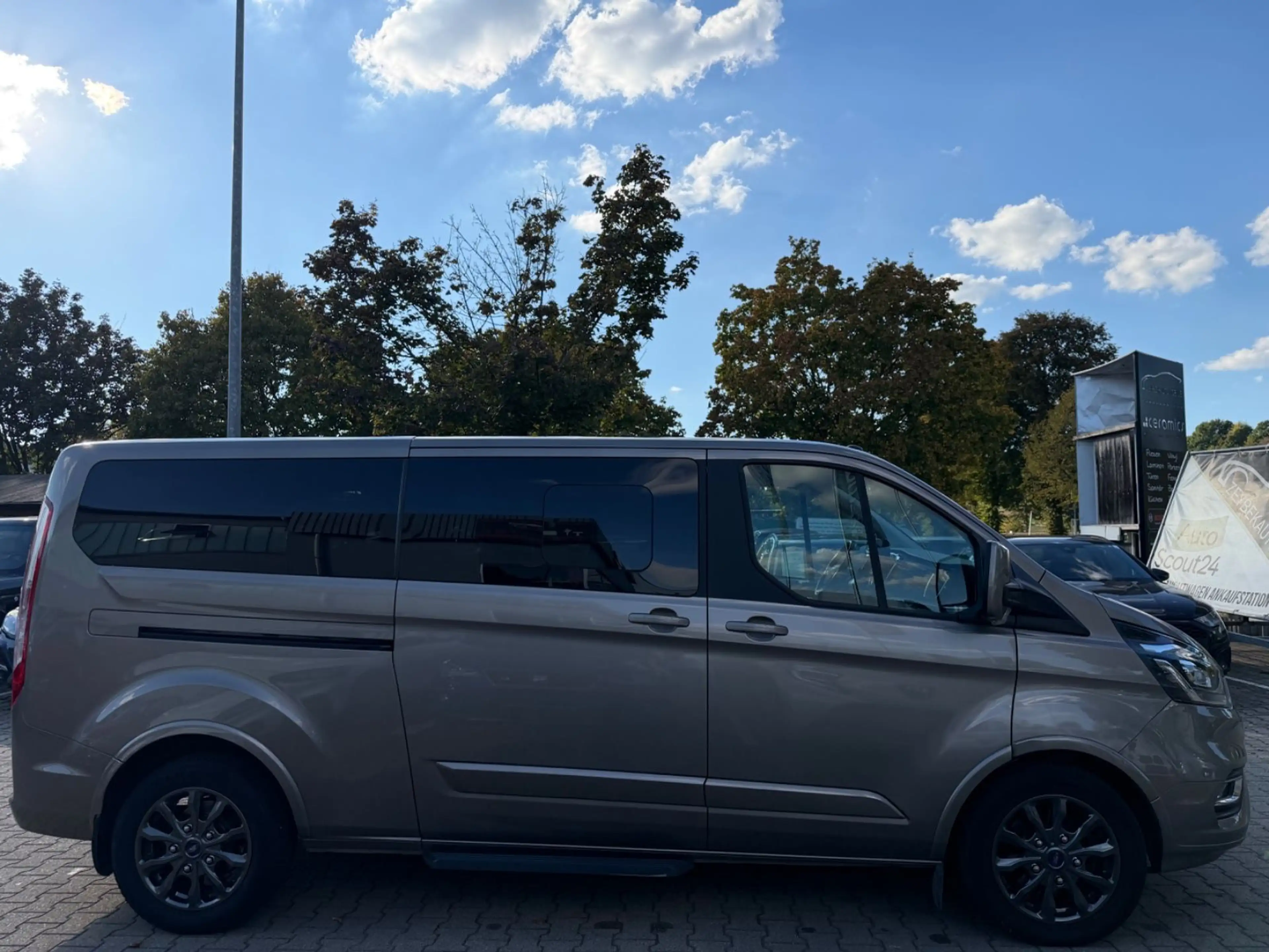 Ford Tourneo Custom Titanium Leder Navi Standtheizung — photo 10