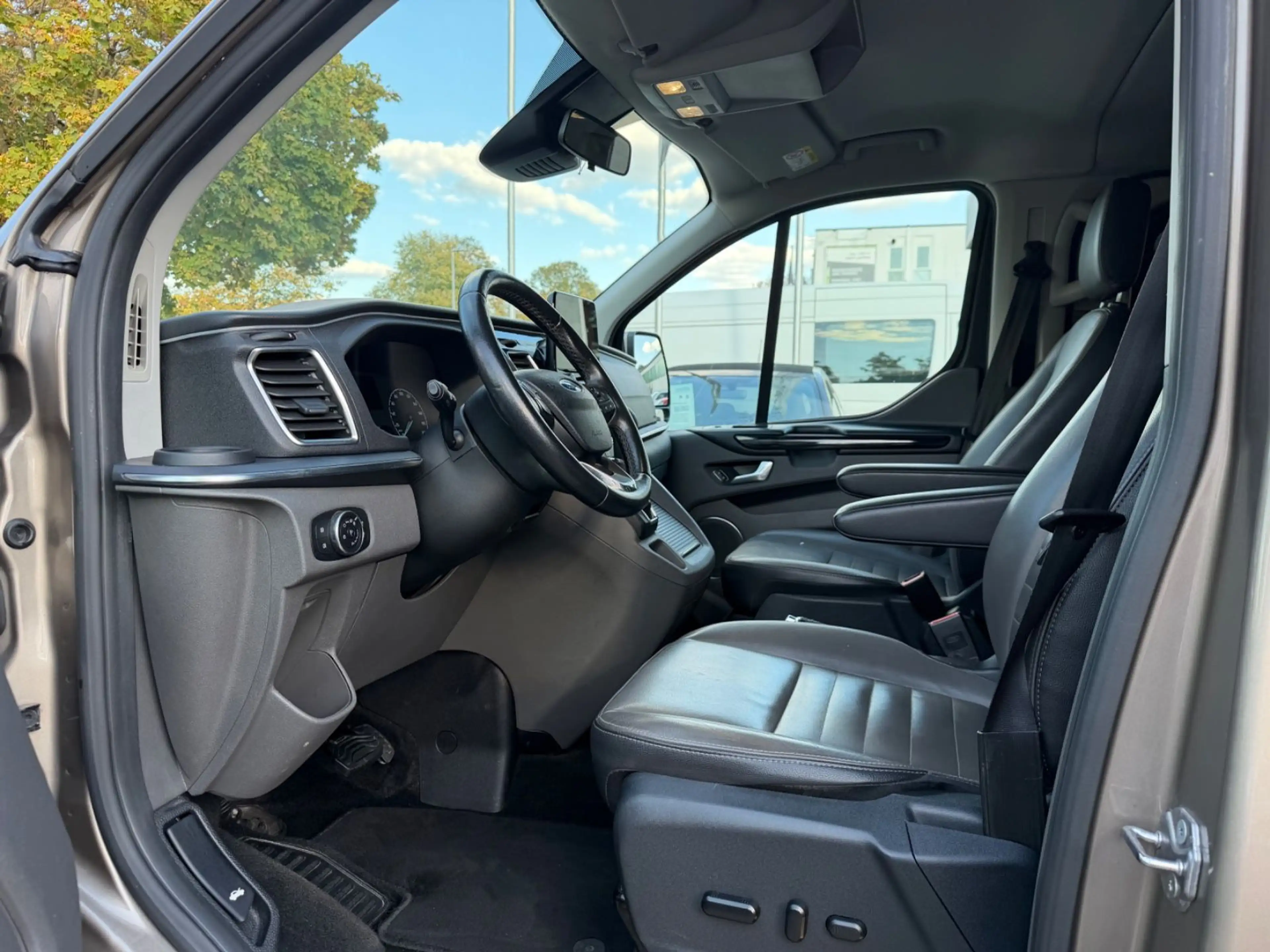 Ford Tourneo Custom Titanium Leder Navi Standtheizung — photo 13