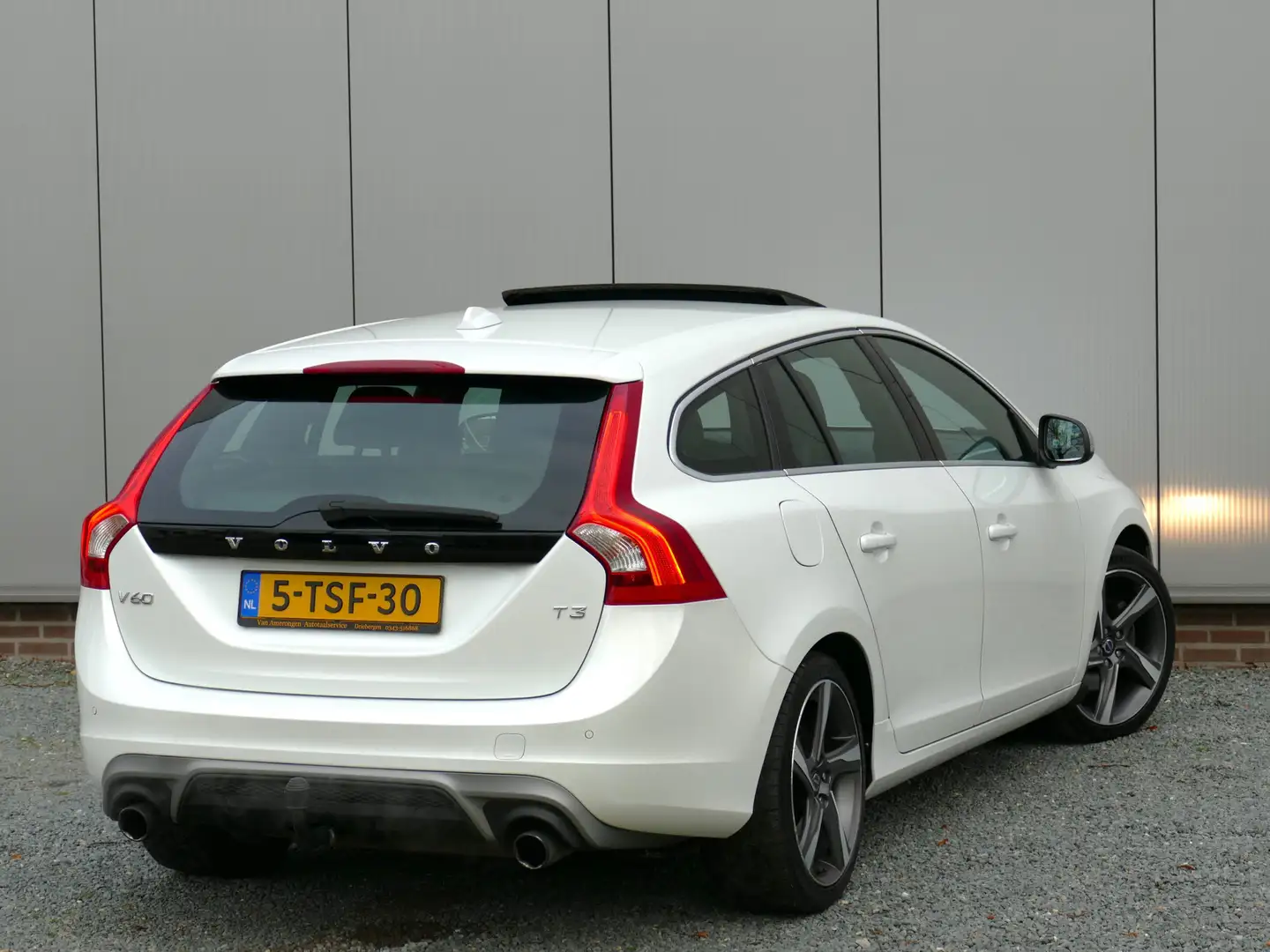 Volvo V60 T3 AUT R-Design Nieuwe distributieriem / Schuifdak Wit - 2