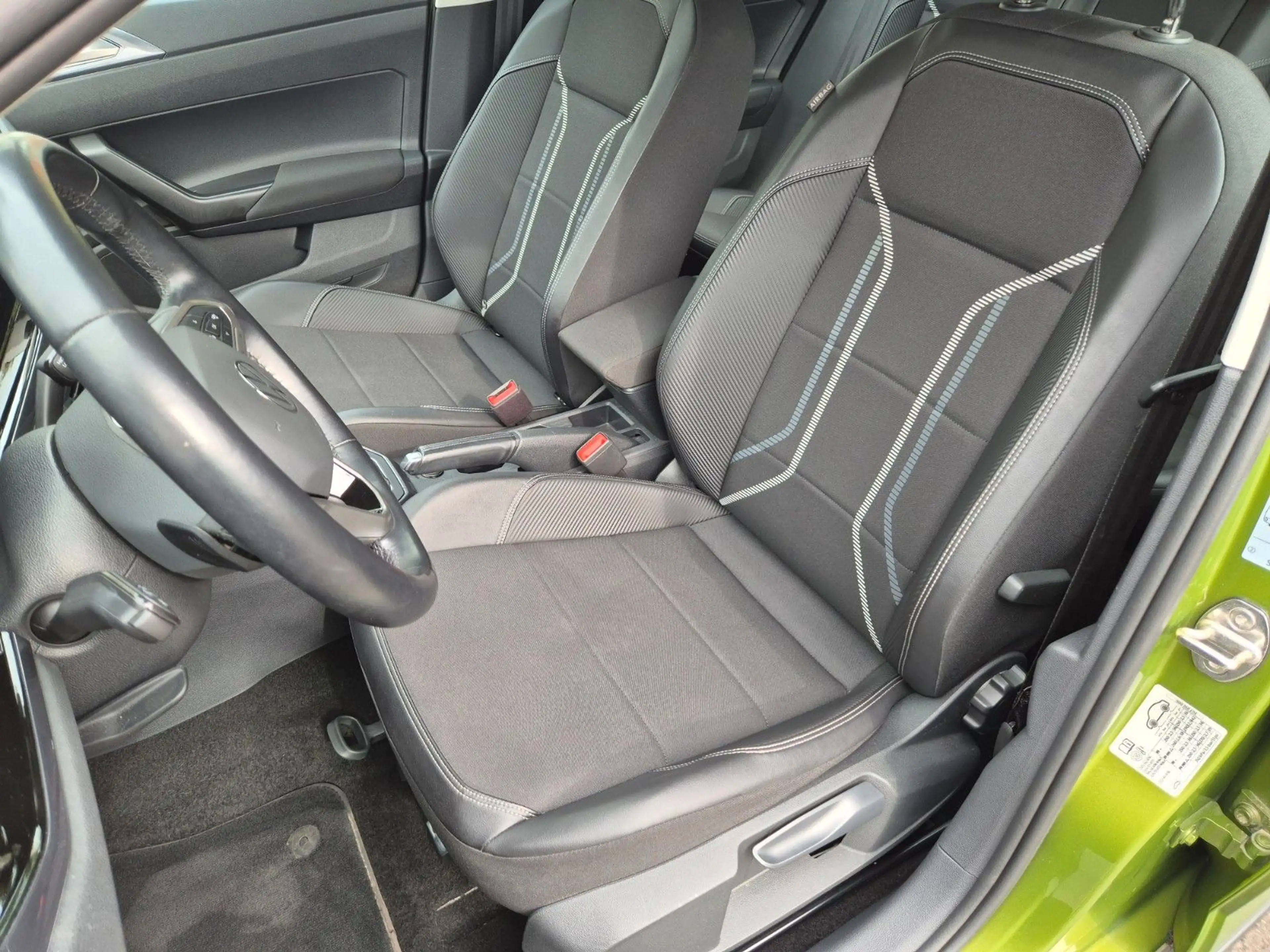 Volkswagen Taigo Style LED CarPlay — photo 15