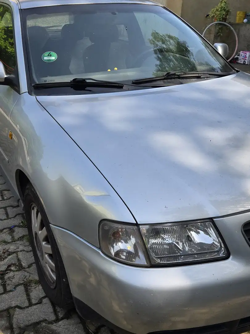 Audi A3 1.6 Ambiente - 1