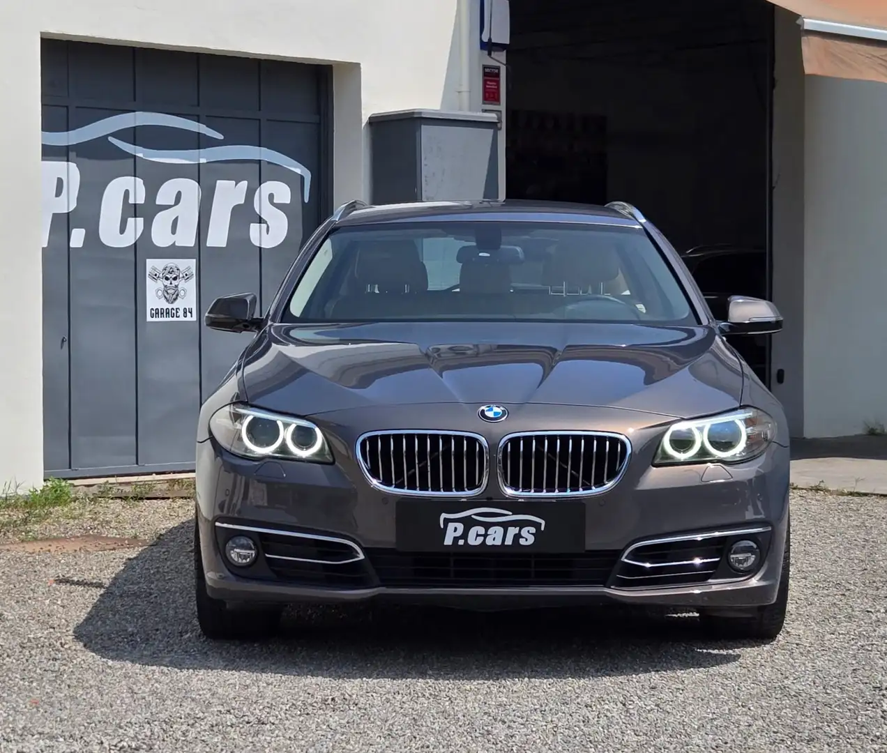 BMW 530 530d xDrive 258CV Touring Luxury Grigio - 2