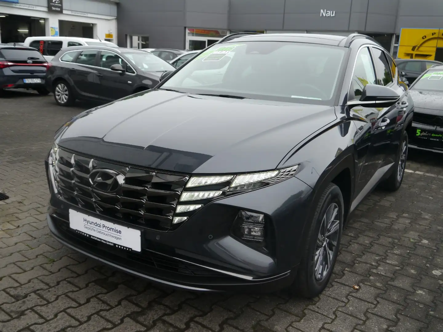 Hyundai TUCSON 1.6 T-GDI Trend Inkl. Big Deal Paket Grijs - 2