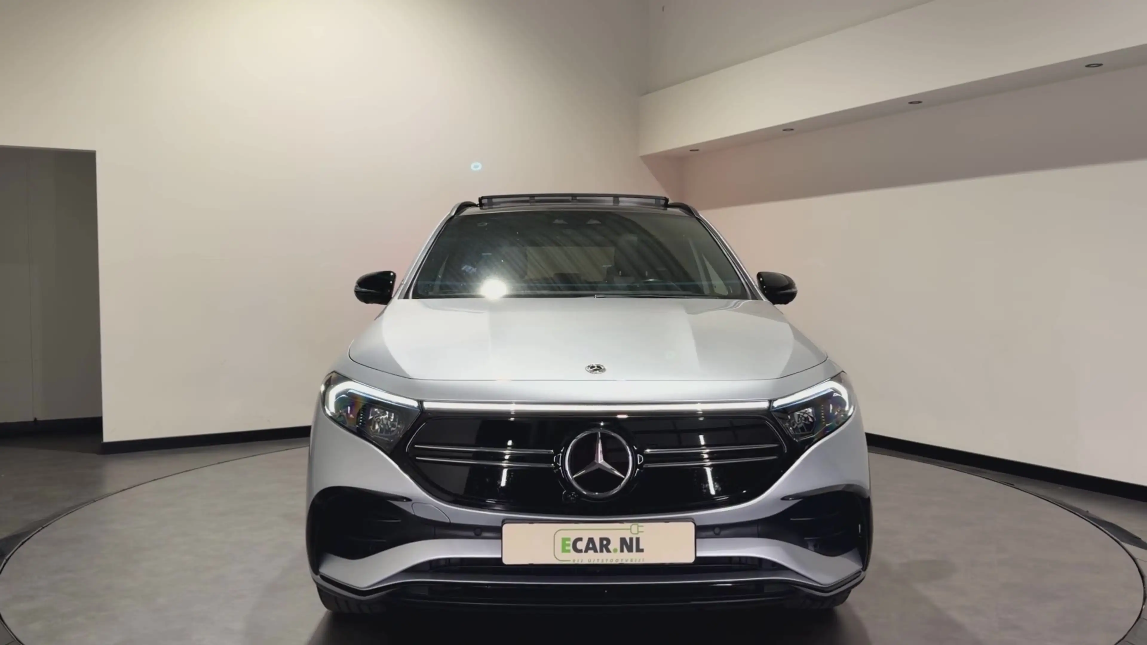Mercedes-Benz EQA 300 4MATIC Business Solution 67 kWh | AMG Styling | — photo 8
