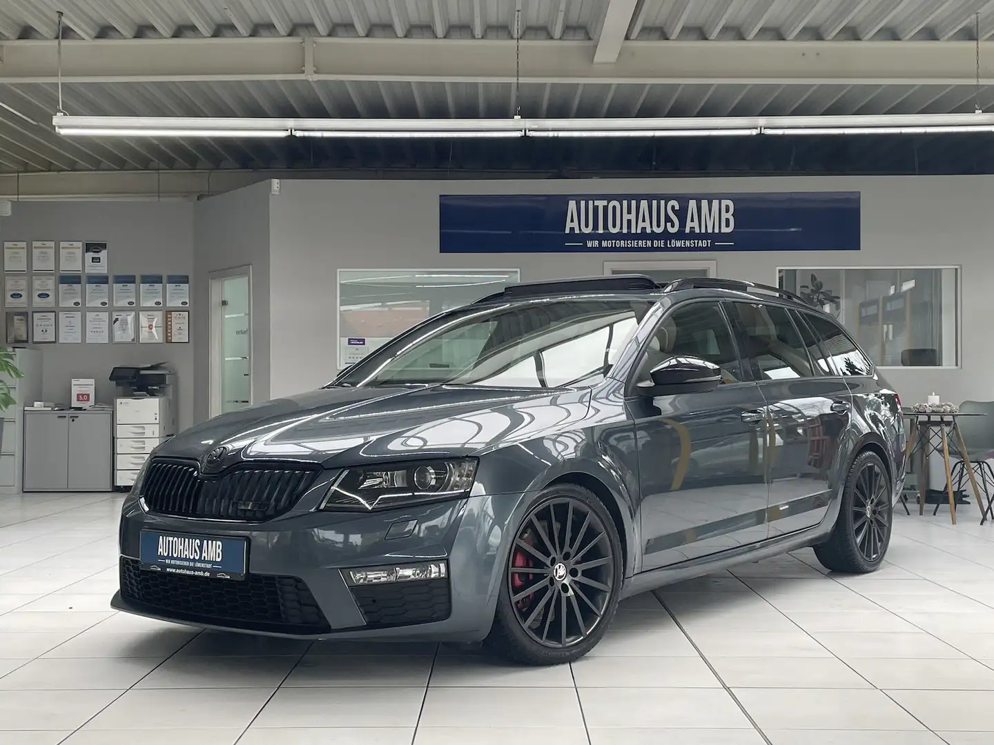Skoda Octavia 2.0 TDI RS DSG Panorama Navi Sitzh. GRA Grau - 1