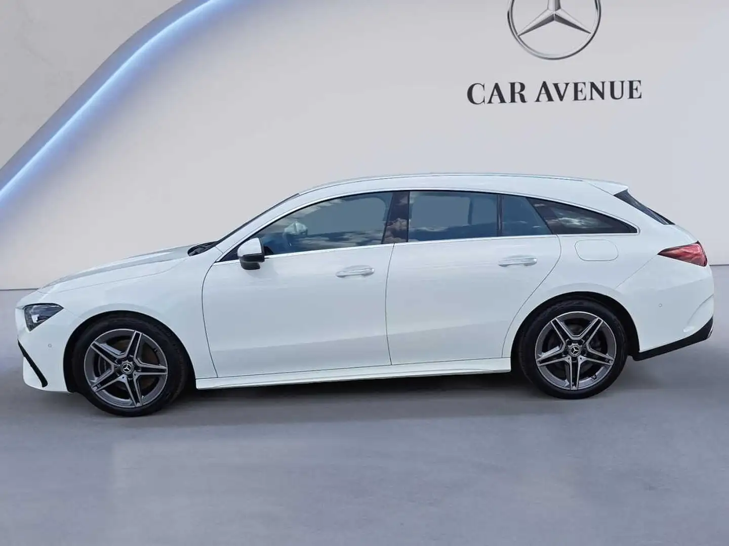 Mercedes-Benz CLA 200 d Shooting Brake AMG Line Wit - 2