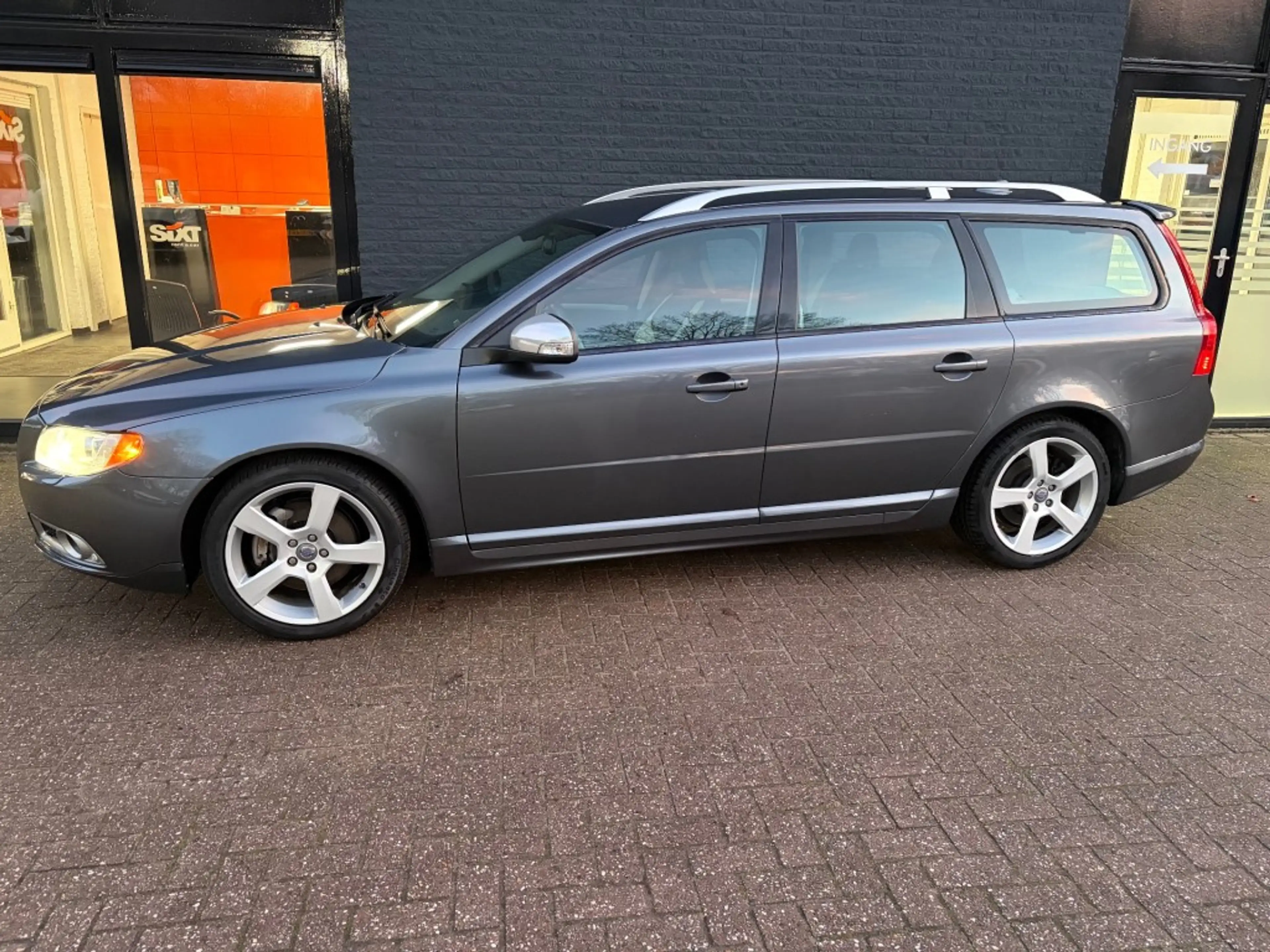 Volvo V70 2.0T R-EDITION — photo 7