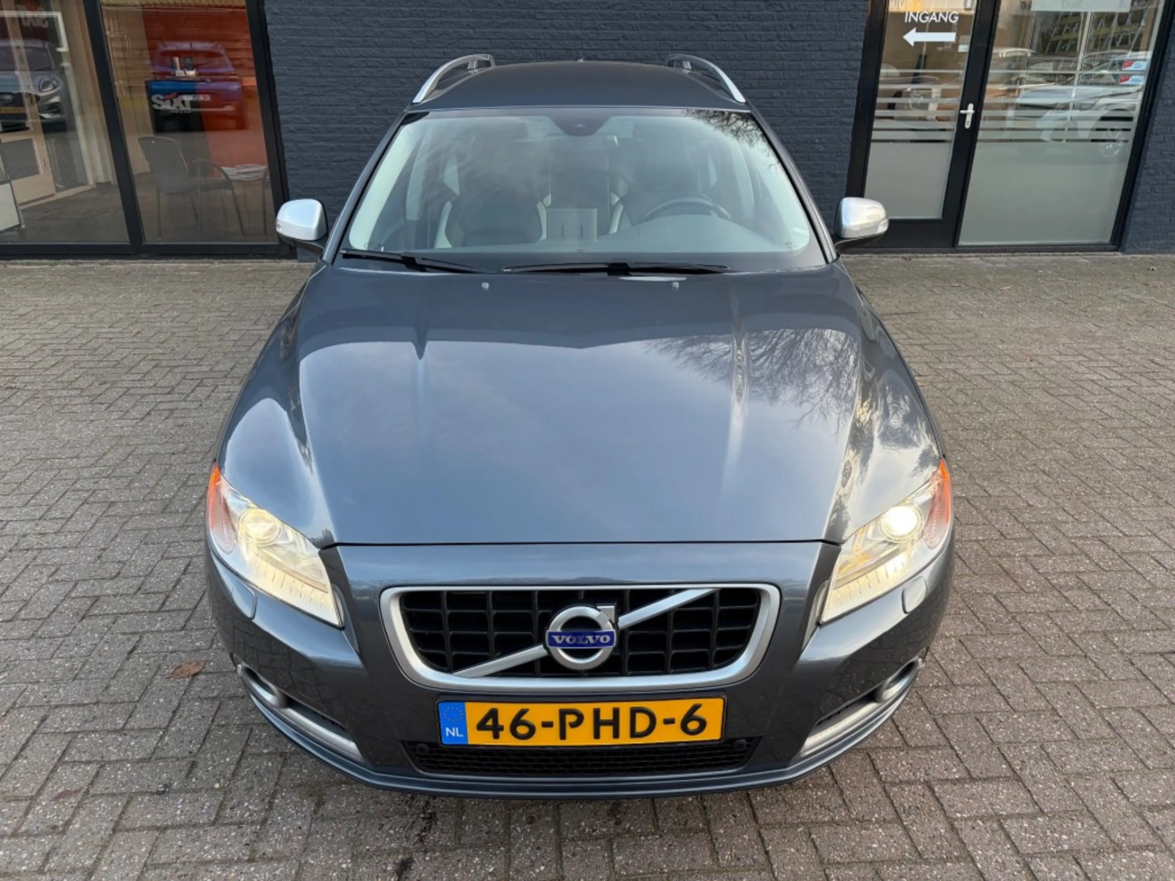 Volvo V70 2.0T R-EDITION — photo 3