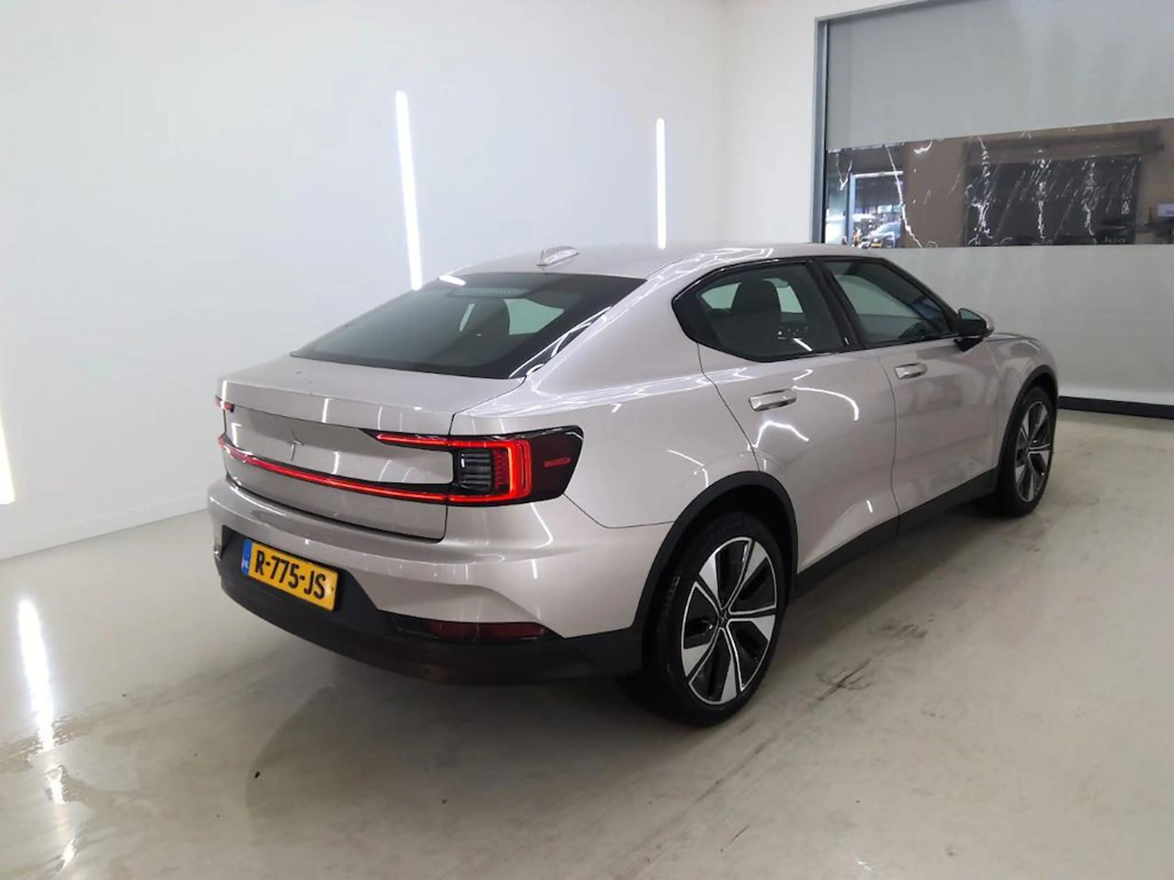 Polestar 2 Standard Range Single Motor 69 kWh | Achteruitrijc — photo 2