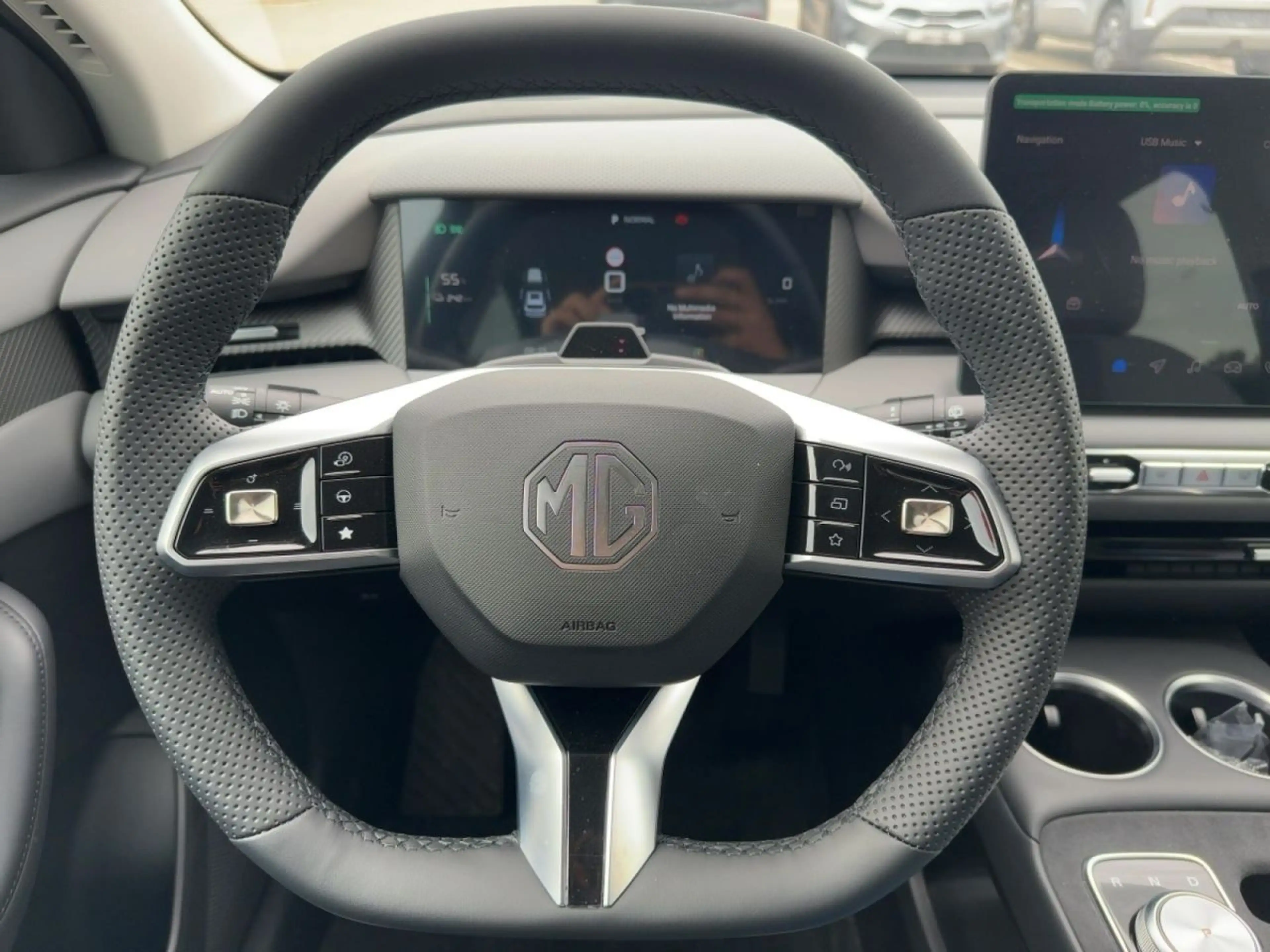 MG S5 EV 64 kWh Luxury — photo 12